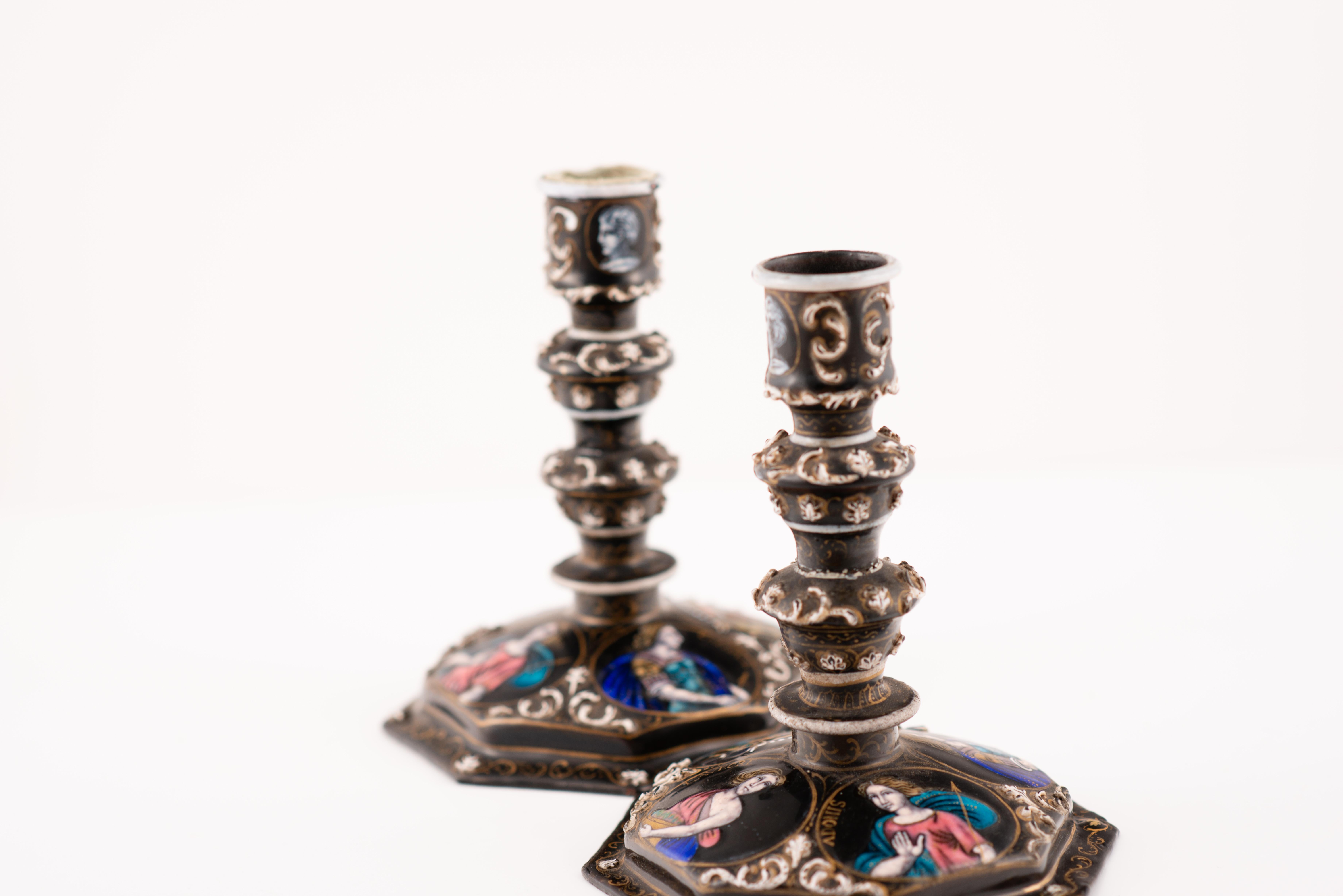 Paar Kerzenständer. Metall, Emaille. Limoges, Frankreich, 19. Jahrhundert. im Angebot 5