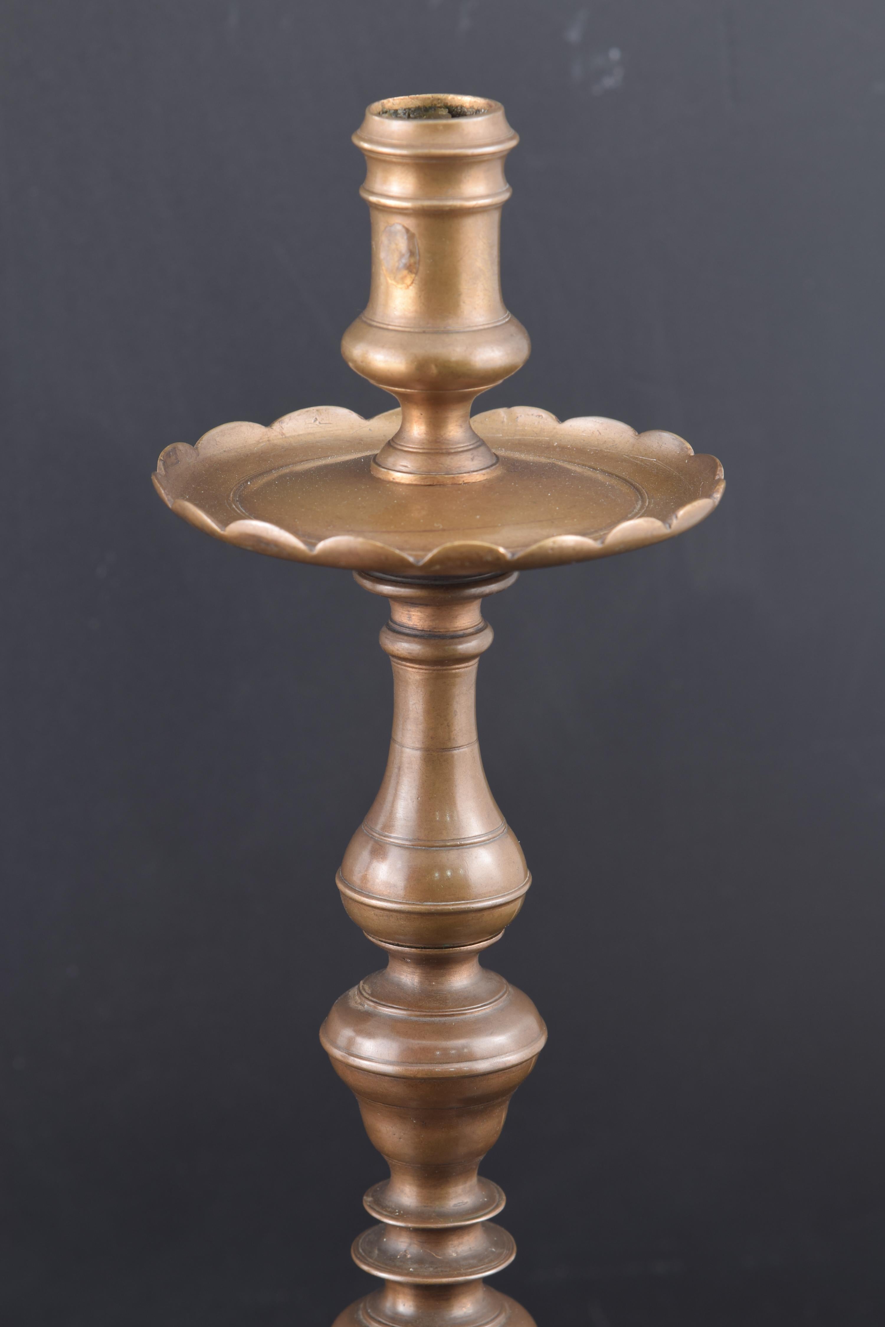 Spanish Pair of Candlesticks or Candleholders, Bronze, 18th Century For Sale