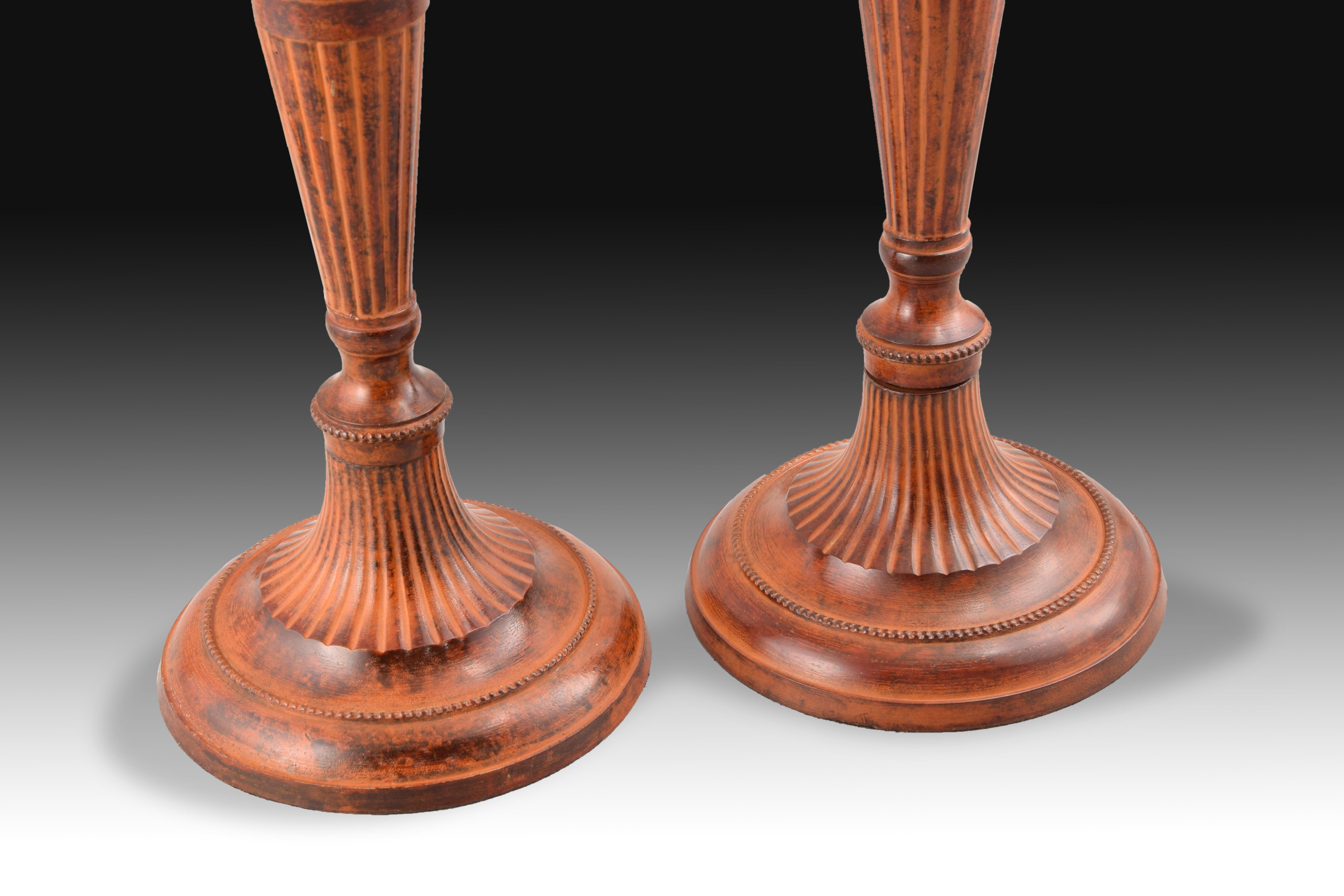 Pair of Candlesticks or Candleholders, Patinated Bronze In Good Condition For Sale In Madrid, ES
