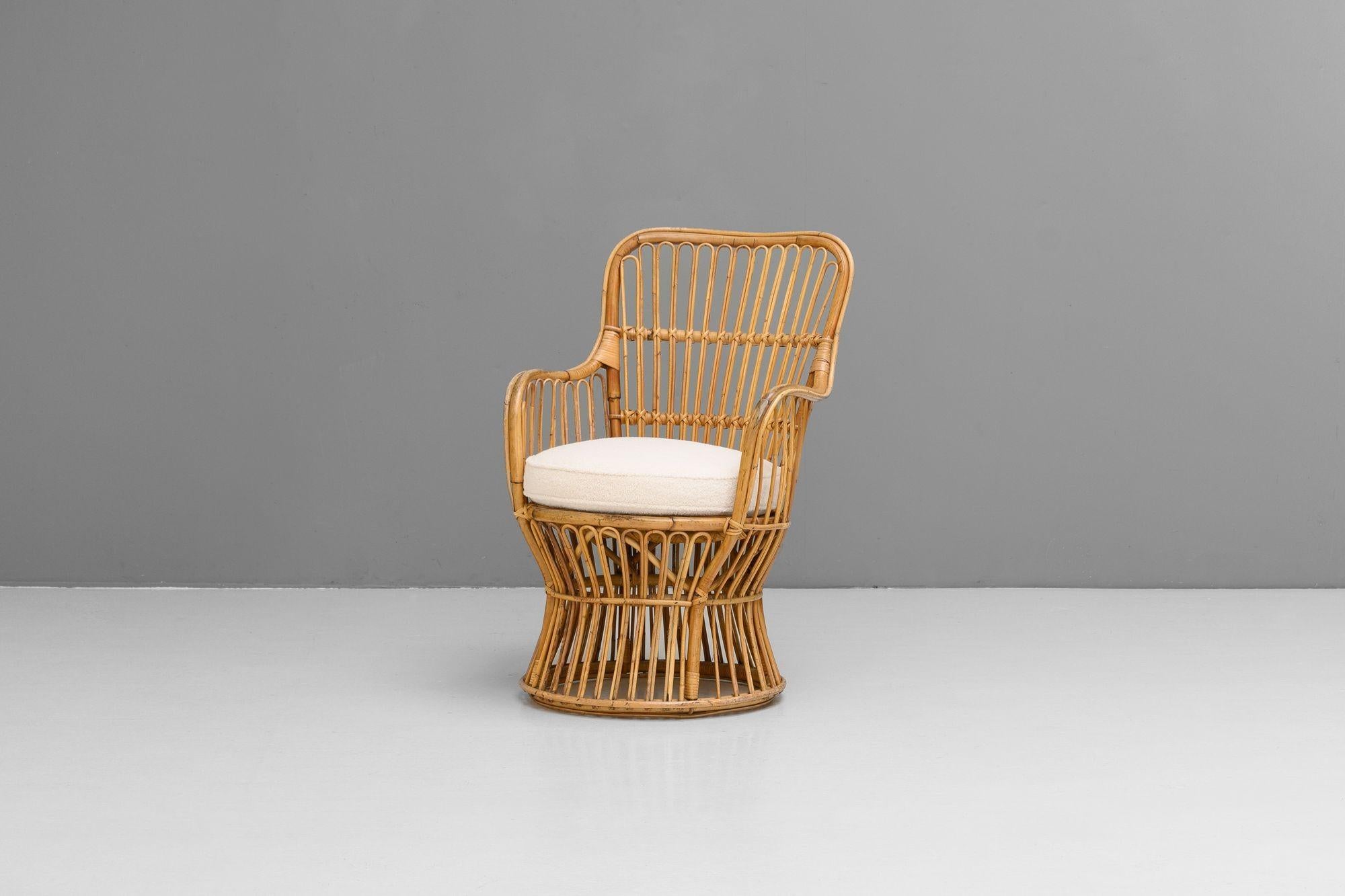 Mid-Century moderno Coppia di poltrone Cane in vendita