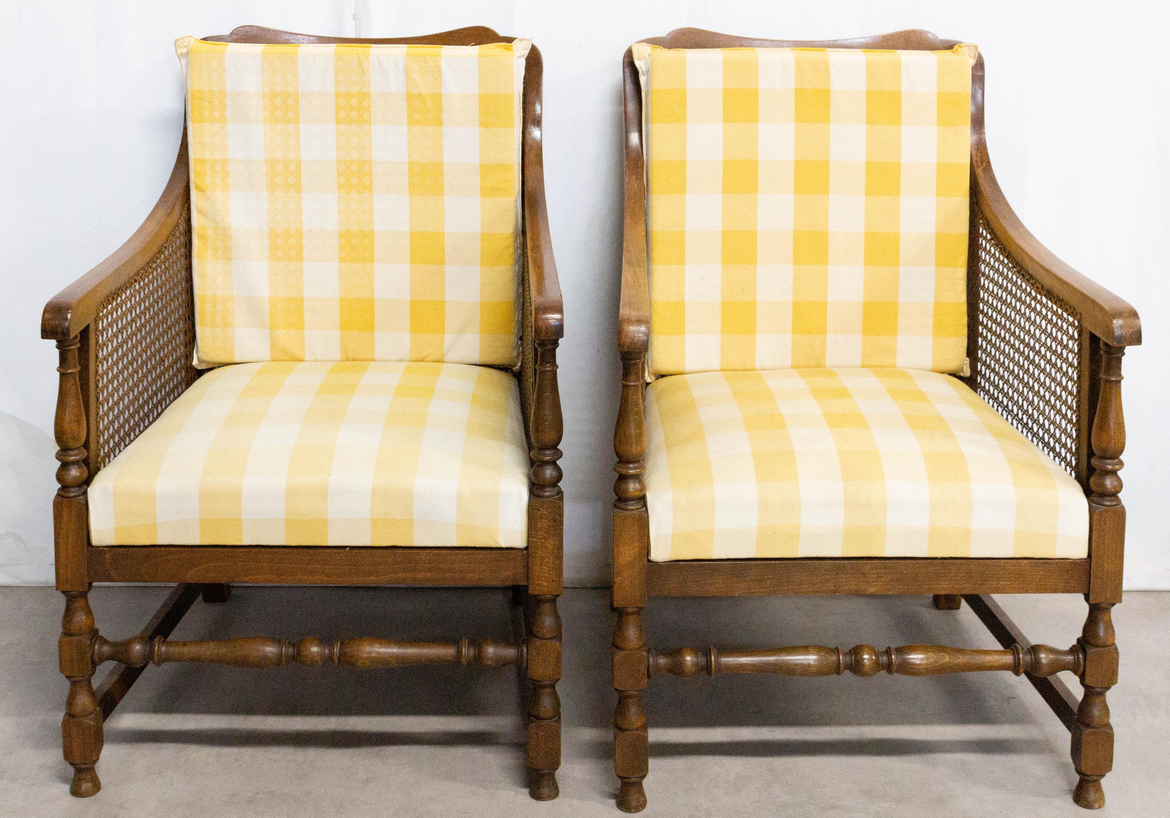 French pair of beech armchairs side or desk caned chairs, to be re-covered
circa 1920
Very good condition
The frames are sound and solid.

Shipping:
57/58/87cm 11.3 kg each.
 