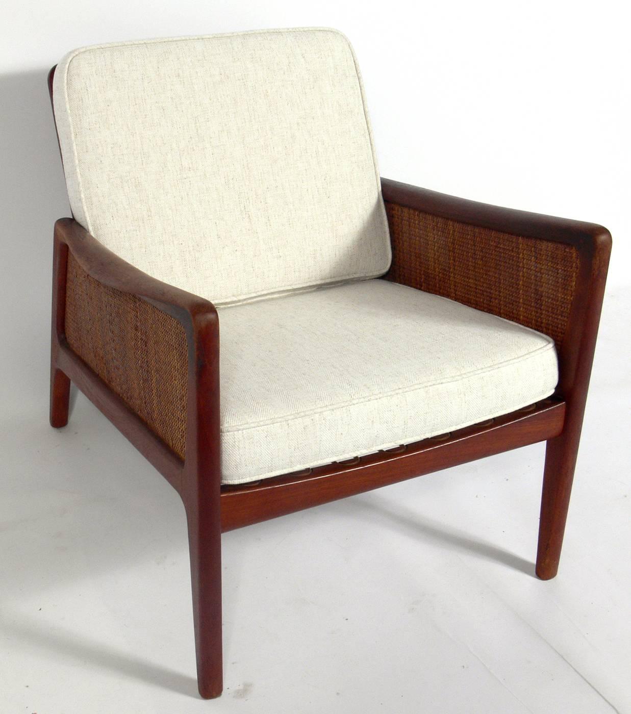 Pair of Caned Danish Modern Lounge Chairs In Good Condition In Atlanta, GA