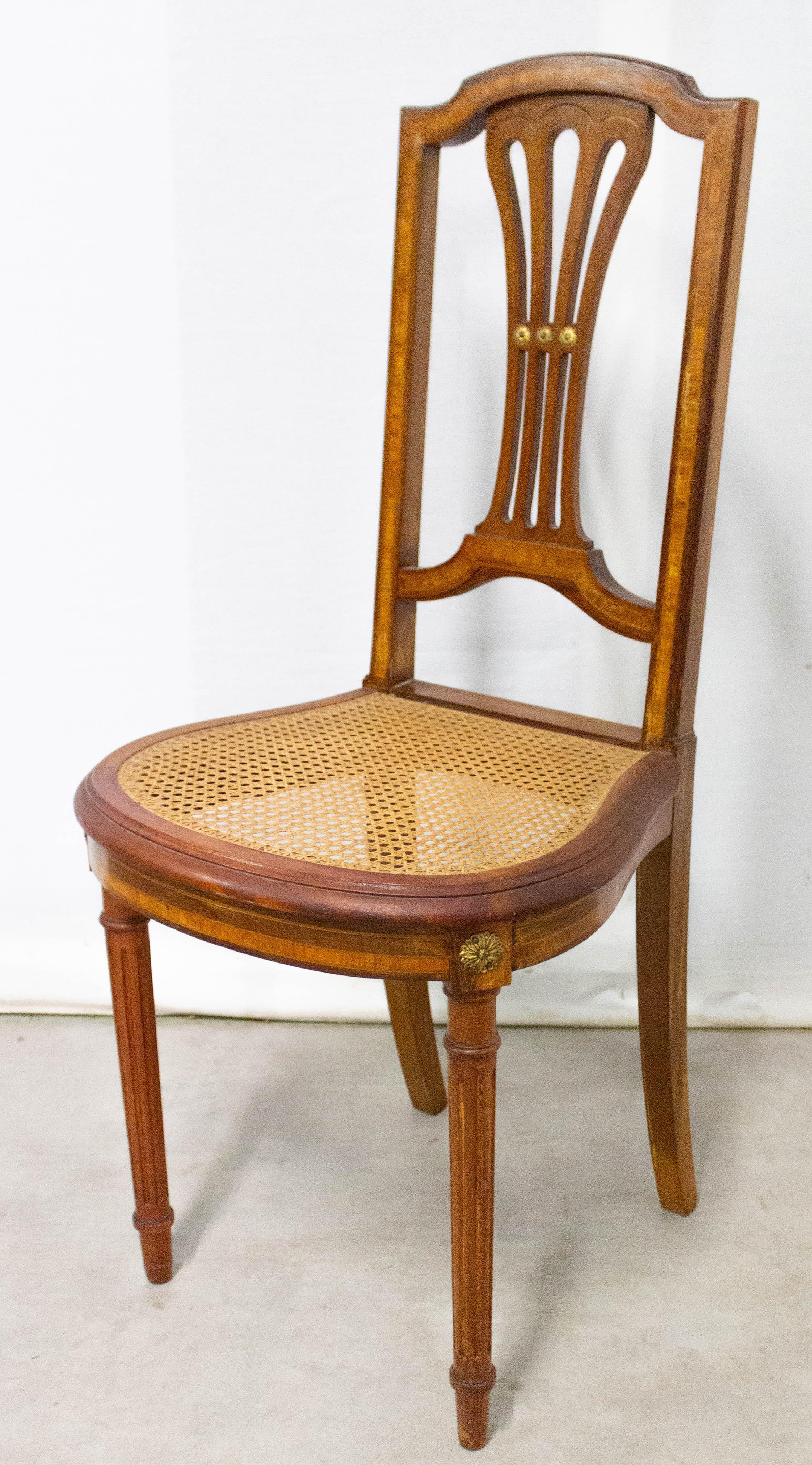 Louis XIV Paire de chaises de salle à manger ou chaises d'appoint cannées de style Louis XVI français en vente