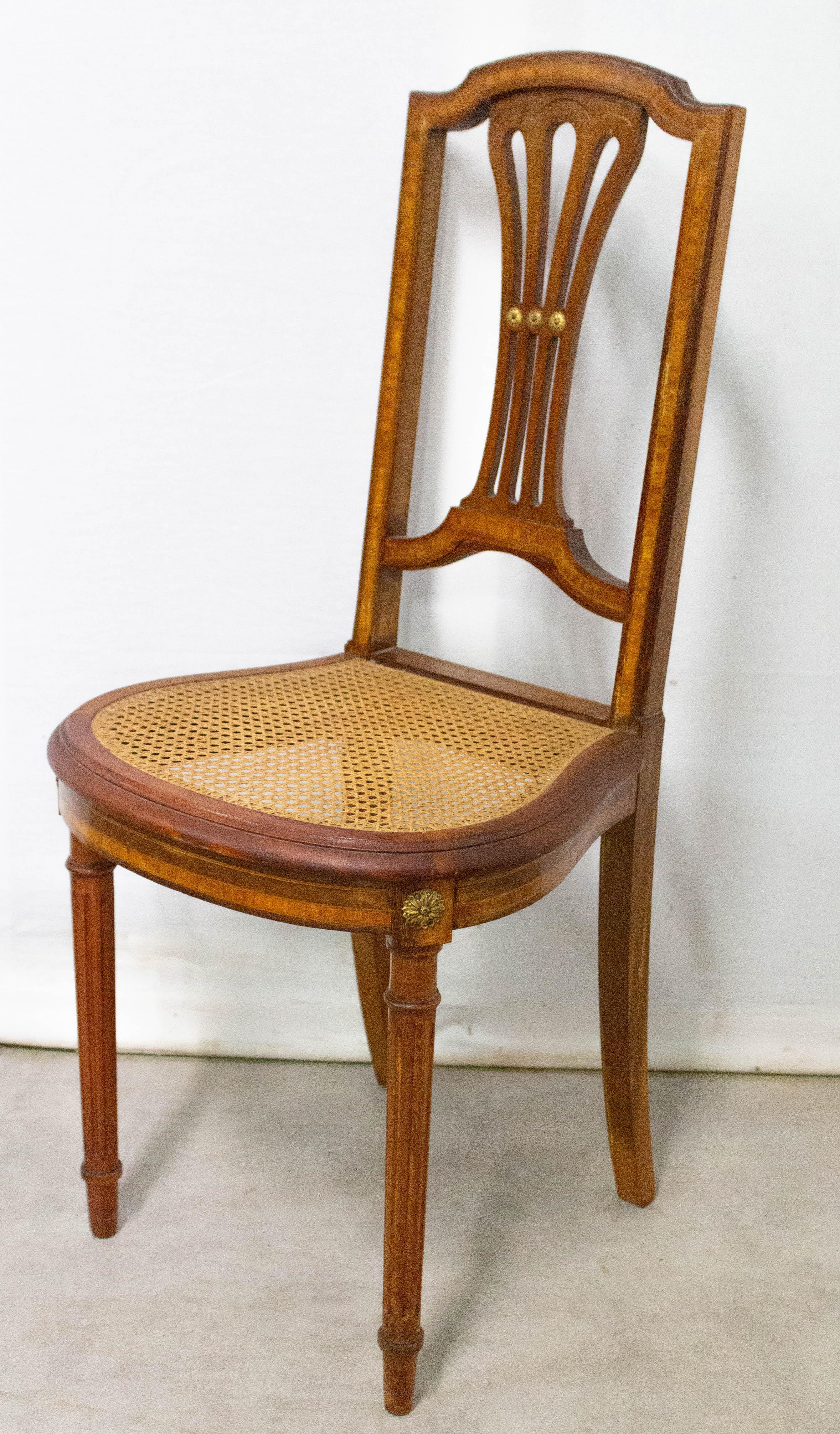Paire de chaises de salle à manger ou chaises d'appoint cannées de style Louis XVI français en vente 1