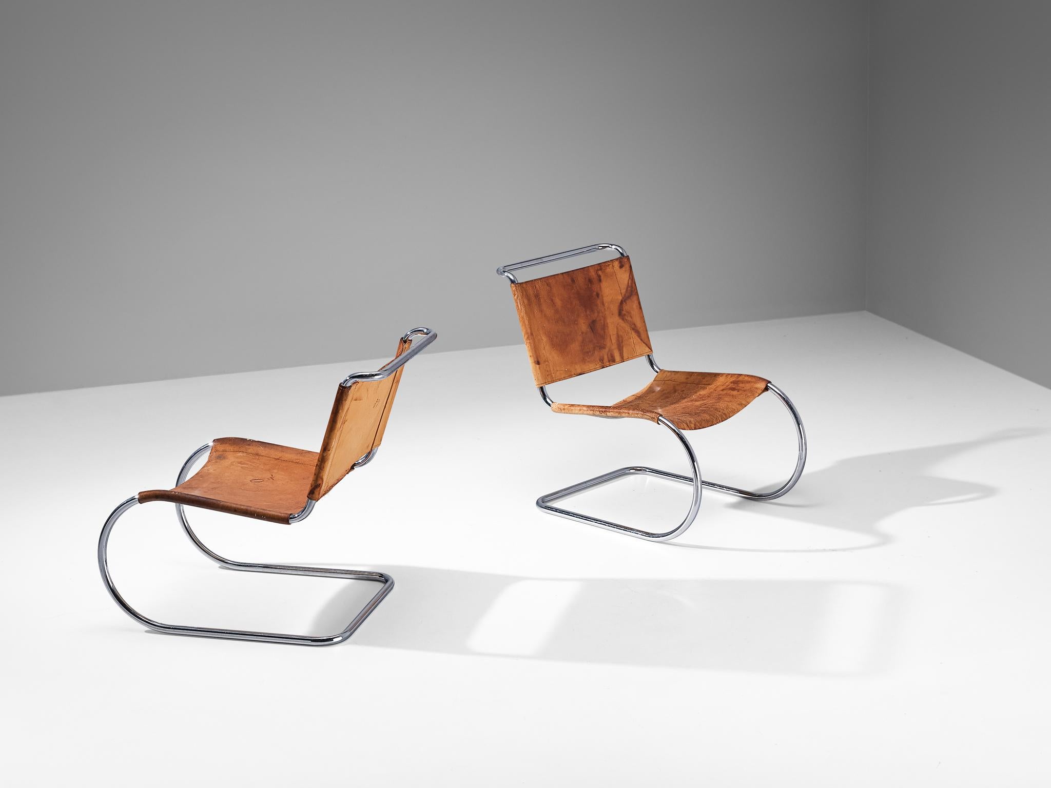 Dutch Pair of Cantilever Chairs in Cognac Leather and Chrome-plated Steel  For Sale