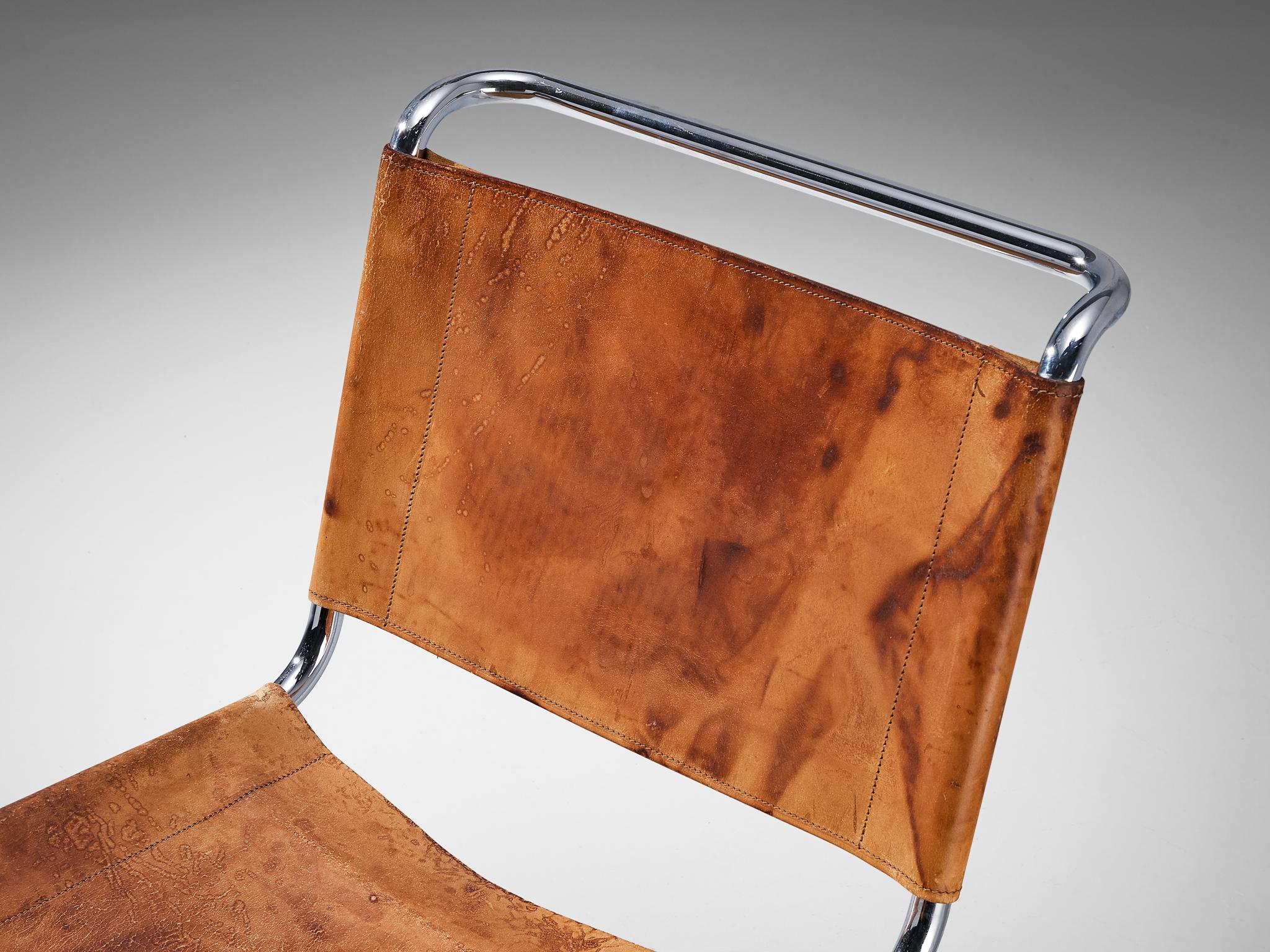 Pair of Cantilever Chairs in Cognac Leather and Chrome-plated Steel  For Sale 2