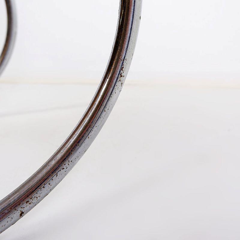 Paire de chaises cantilever en chrome et osier dans le style de Mies Van der Roye en vente 1