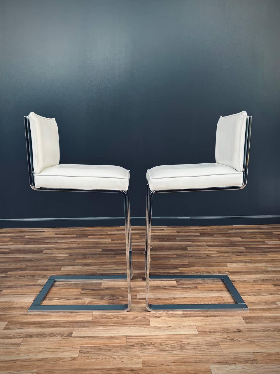 Pair of Cantilever Chrome Bar Stools In Good Condition For Sale In Los Angeles, CA