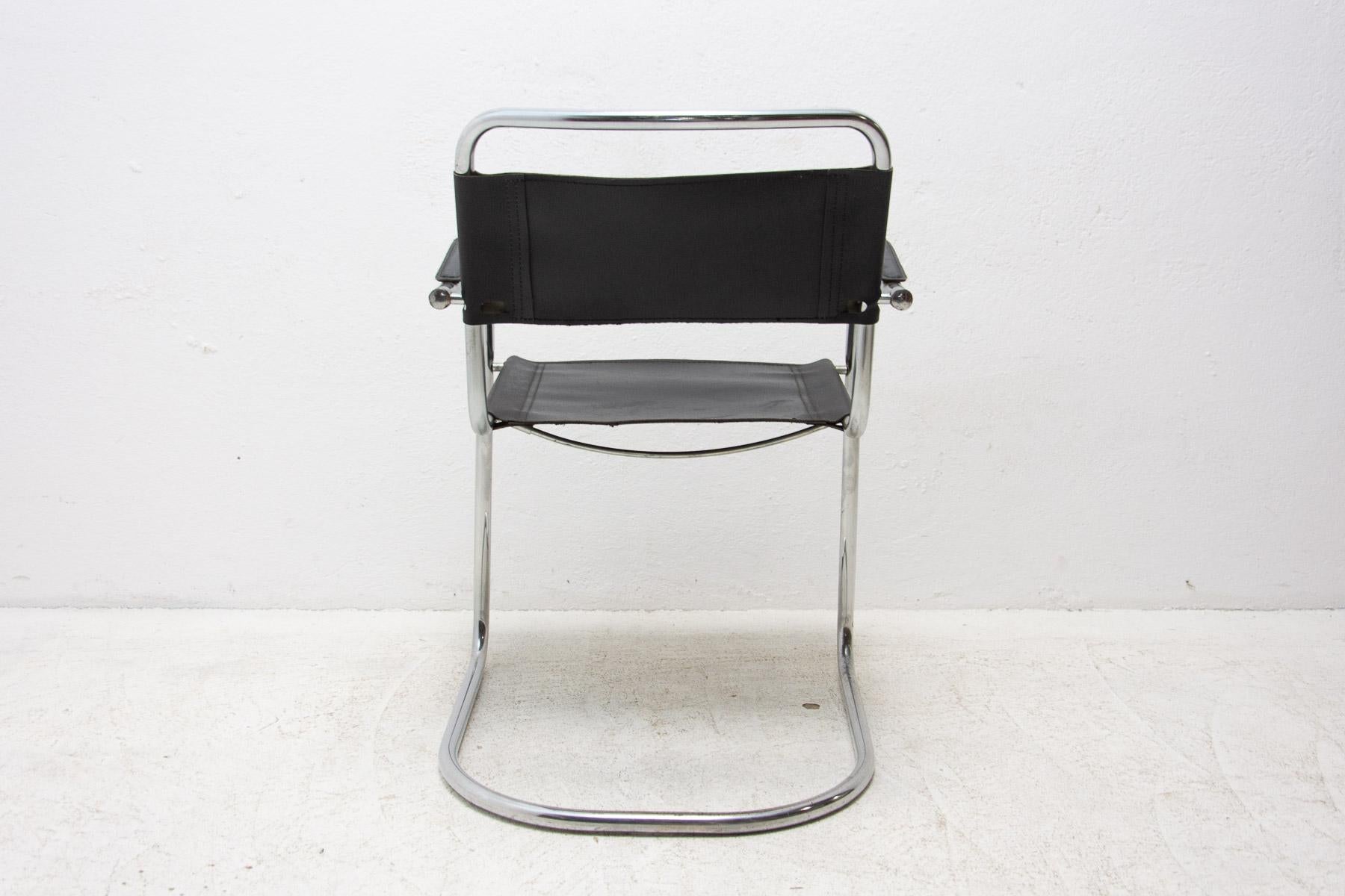 Paire de fauteuils en acier tubulaire en porte-à-faux, années 1970, Europe en vente 11