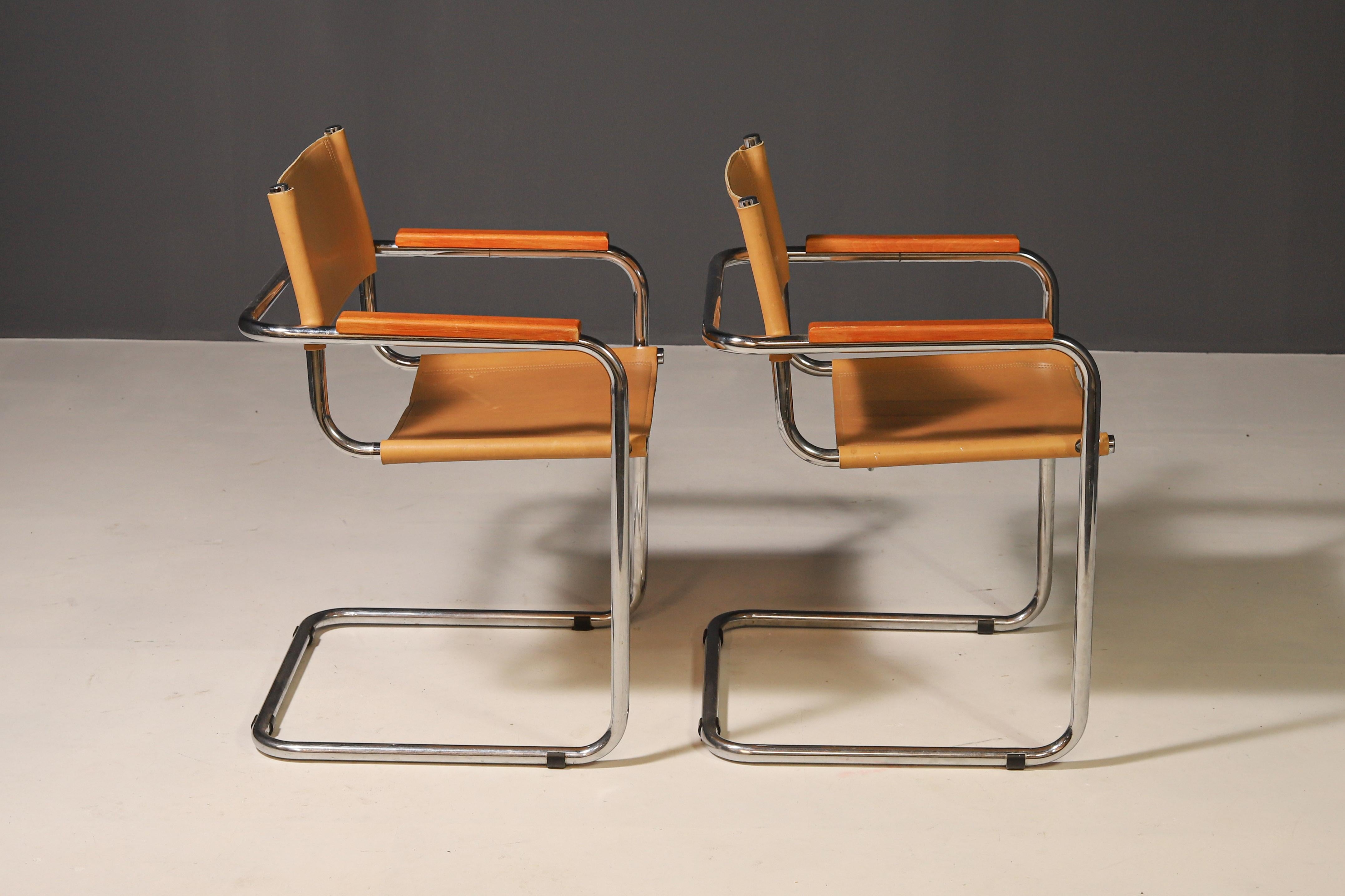 Pair of Cantilever Tubular Steel Armchairs by Marcel Breuer, 1970´s For Sale 1