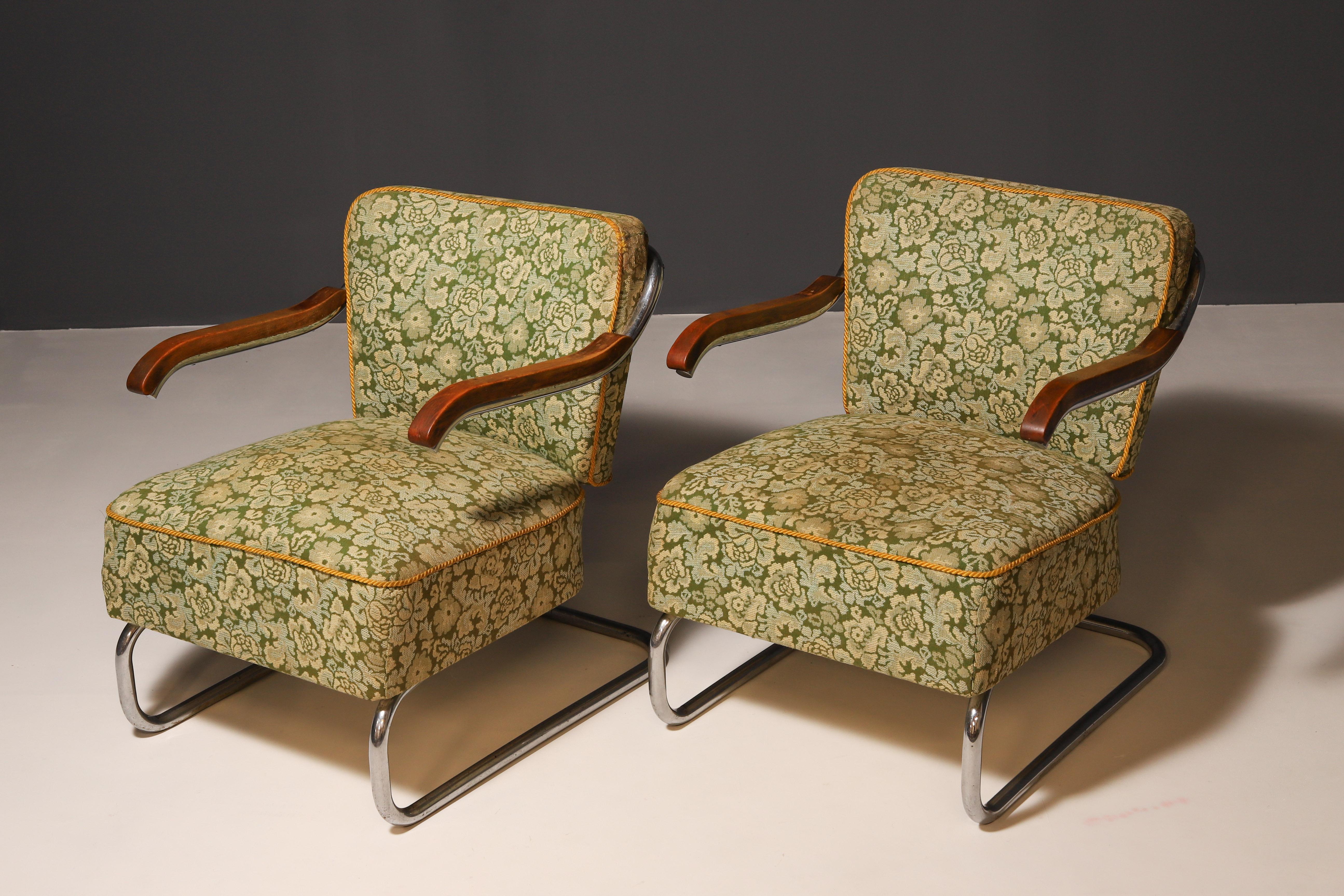 Bauhaus Pair of Cantilever Tubular Steel Armchairs for Kovona, Czechoslovakia, 1950’s For Sale