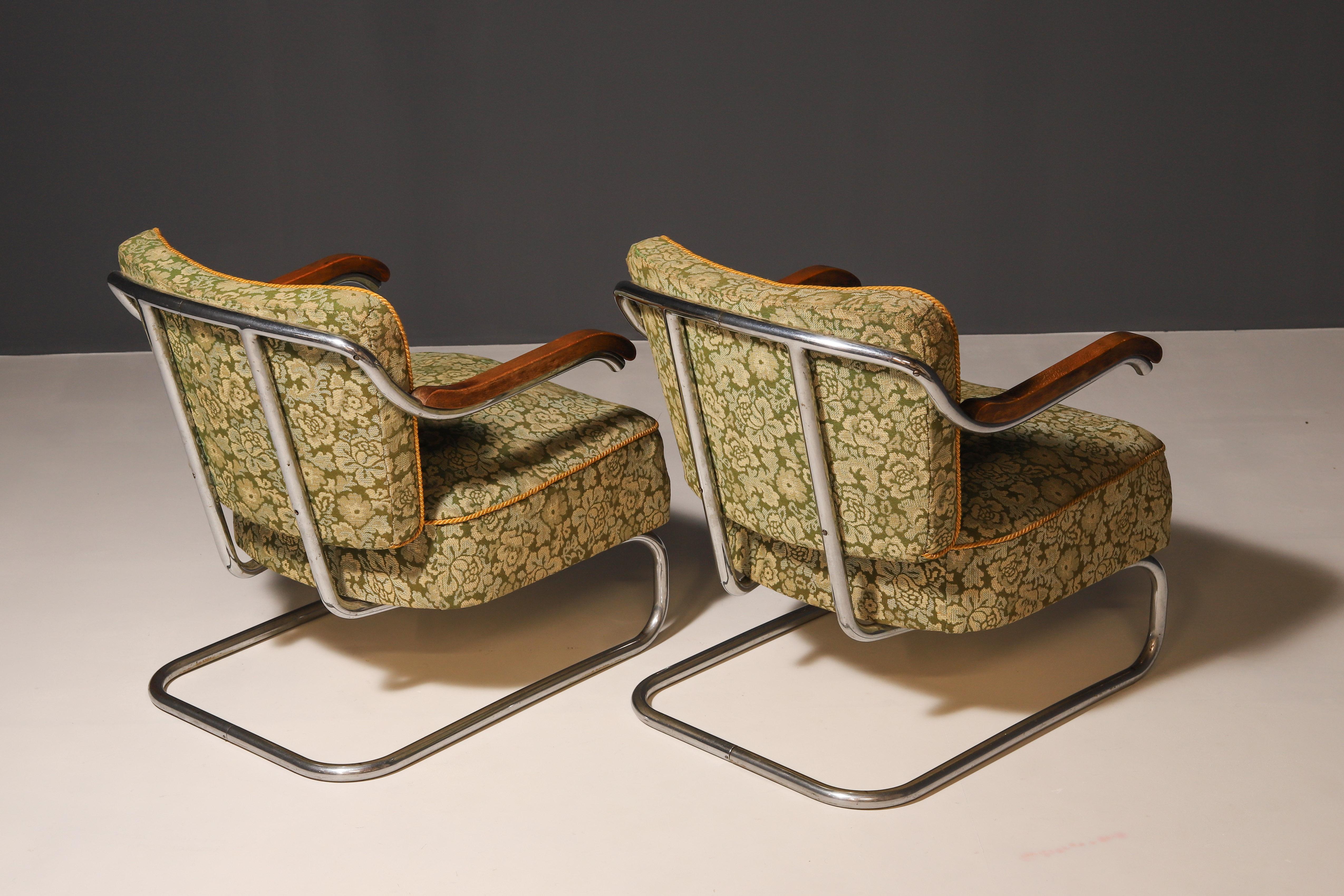 Pair of Cantilever Tubular Steel Armchairs for Kovona, Czechoslovakia, 1950’s For Sale 2