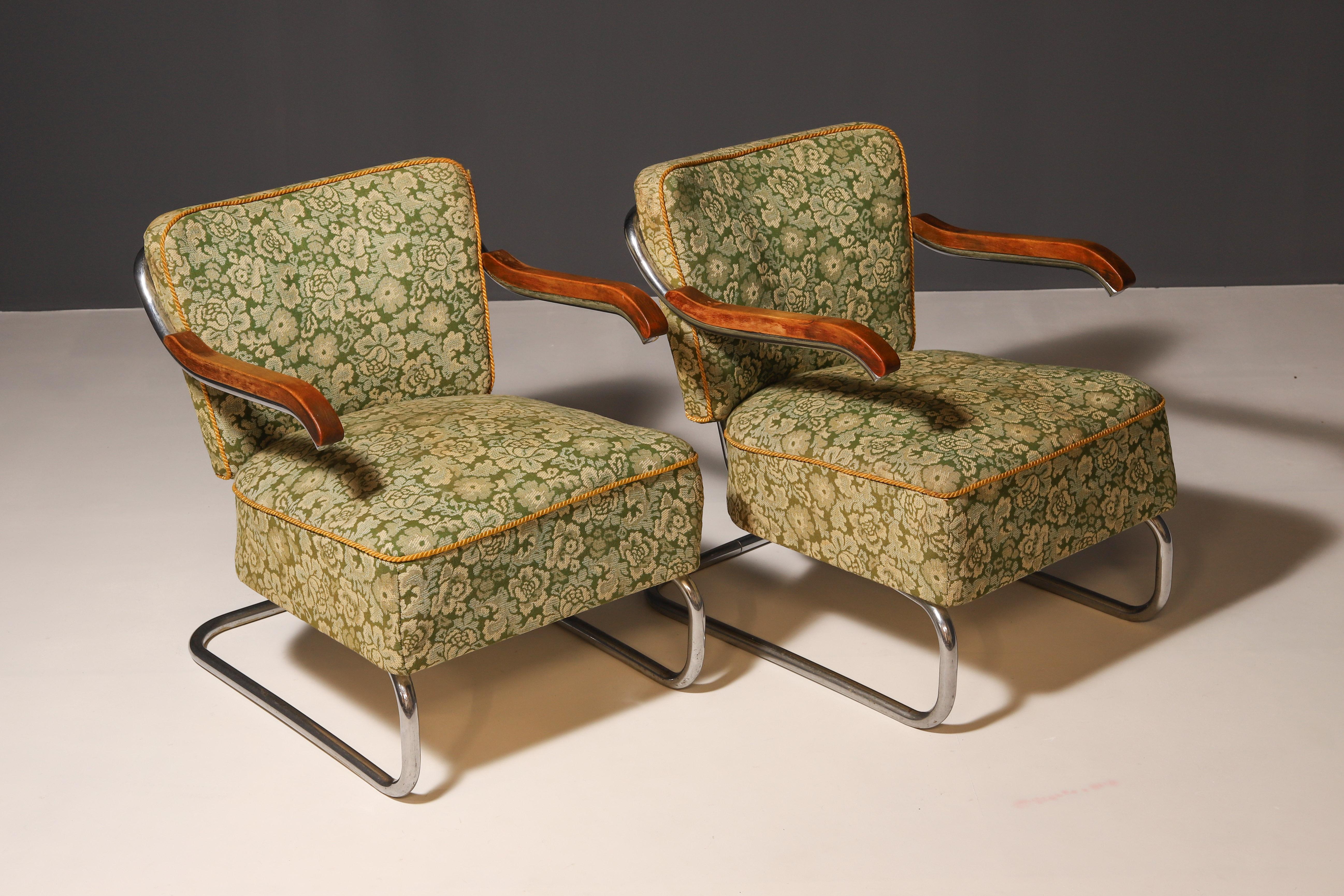 Pair of Cantilever Tubular Steel Armchairs for Kovona, Czechoslovakia, 1950’s For Sale 4