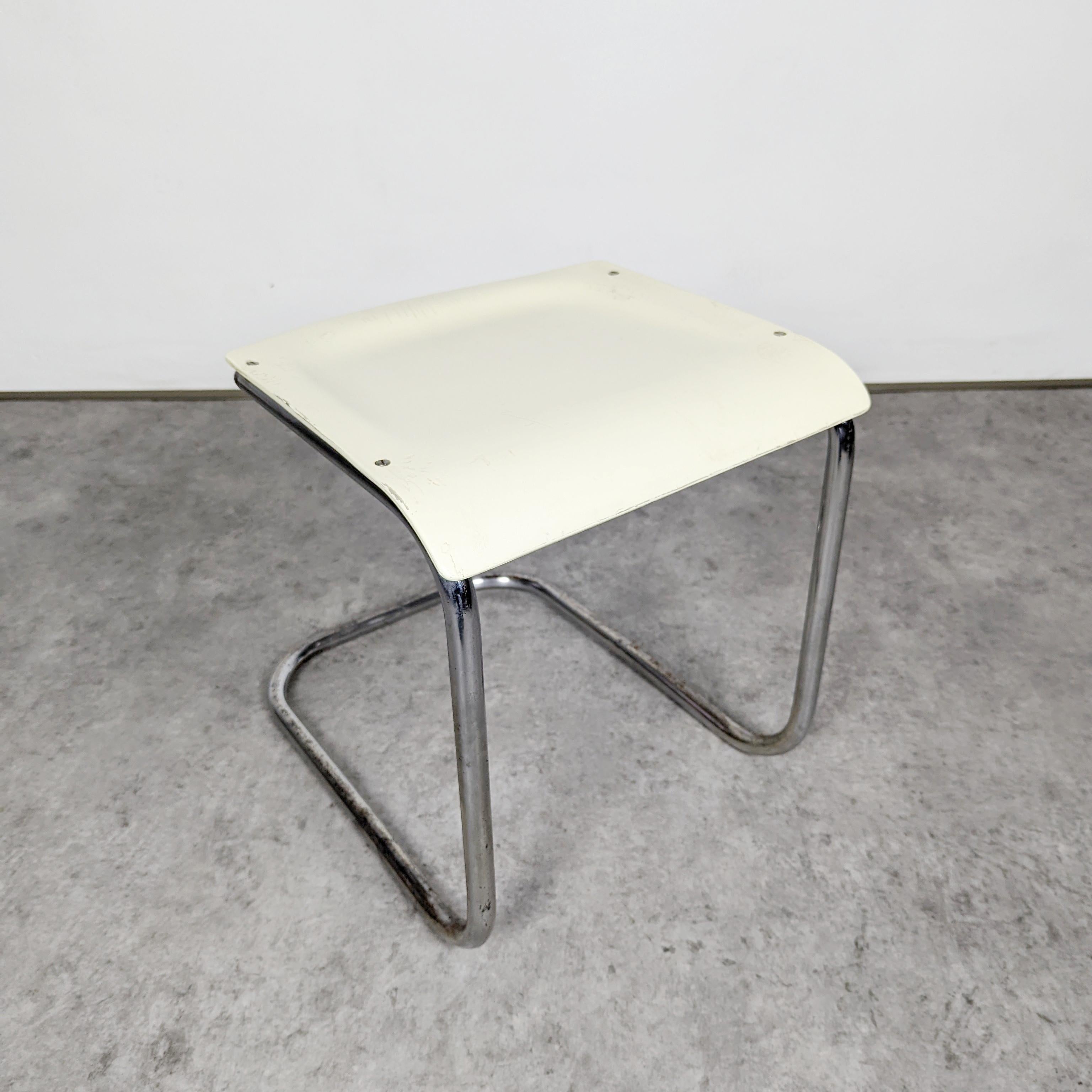 Pair of cantilever tubular steel Bauhaus stools by Mart Stam For Sale 2