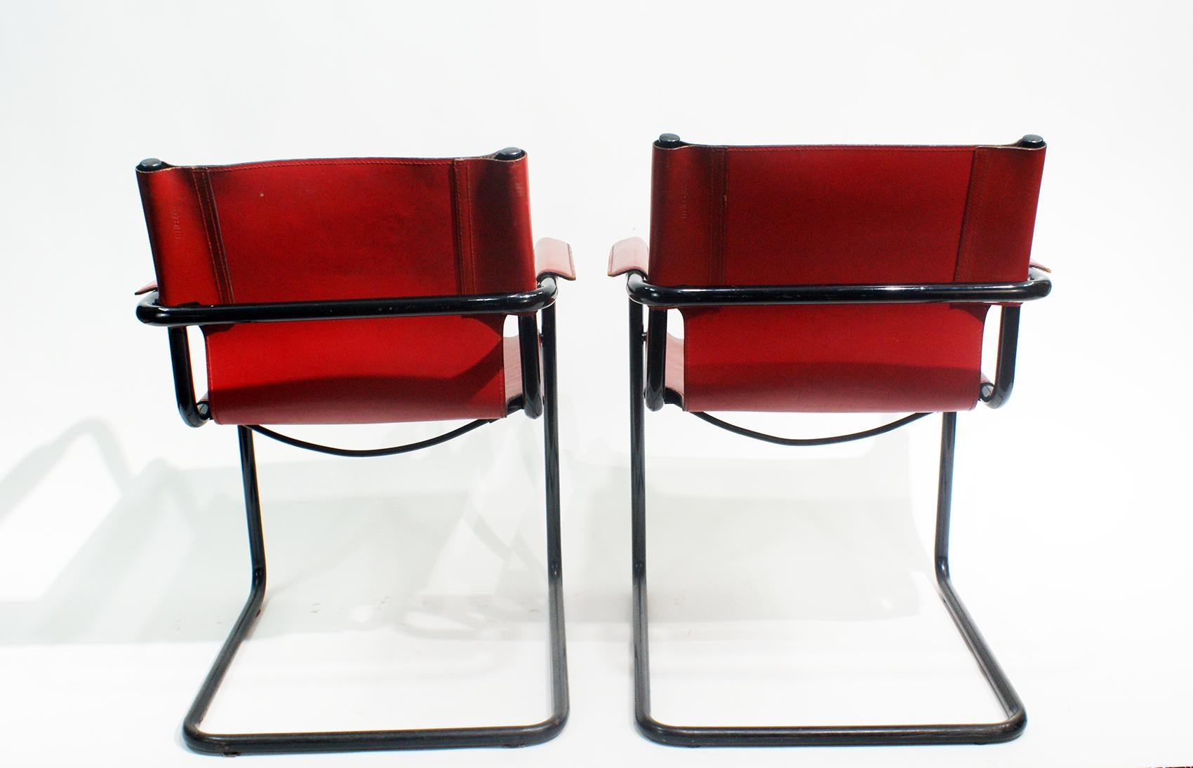 Freitragende Besucher-Beistellstühle, signiert Matteo Grassi, Italien, 1970er Jahre, Paar (Italienisch) im Angebot