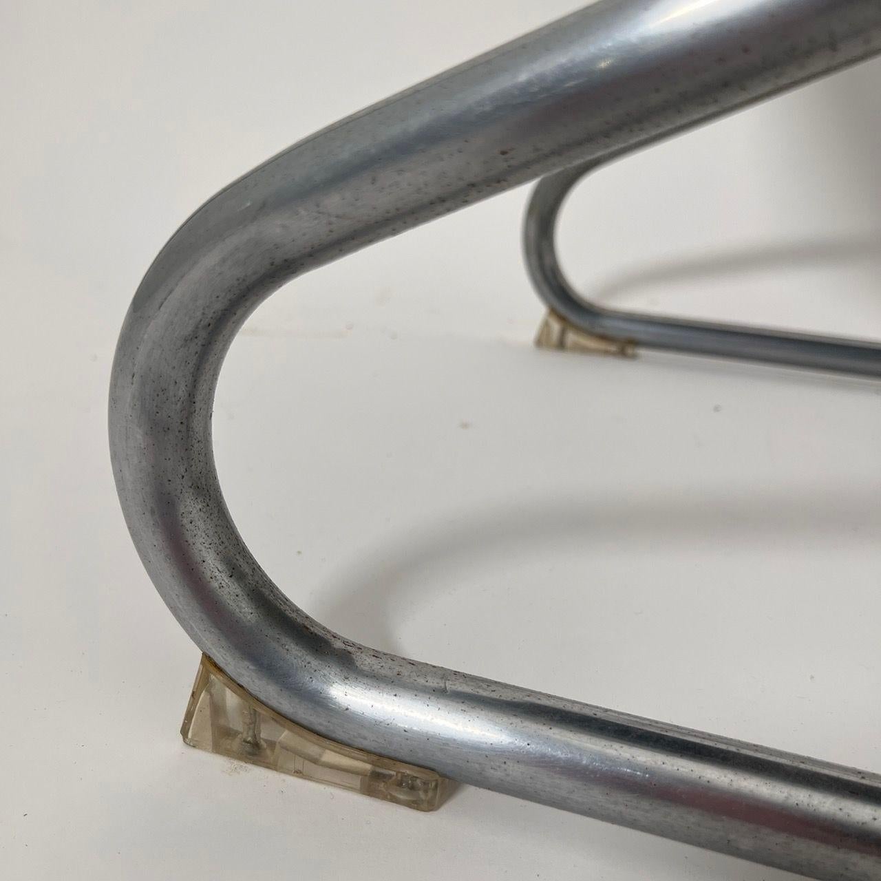 Paar freitragende Z-Stühle, Stahlrohr und schwarzer Stoff, Italien um 1970 im Angebot 2