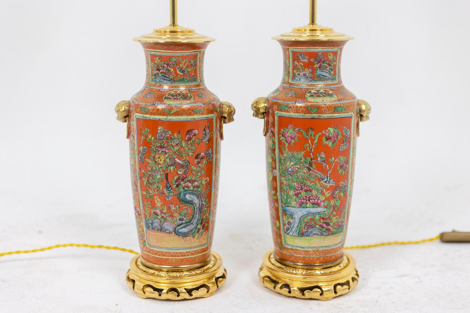 Chinese Pair of Canton Porcelain and Bronze Lamps, circa 1880 For Sale