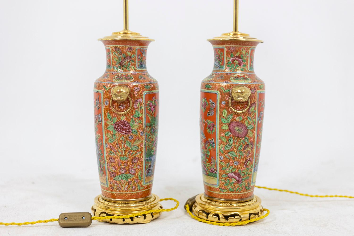 Pair of Canton Porcelain and Bronze Lamps, circa 1880 In Good Condition For Sale In Saint-Ouen, FR