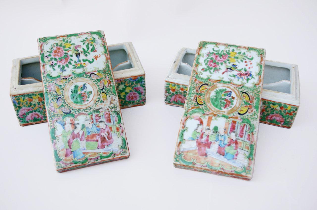 Chinese Export Pair of Canton Porcelain Boxes, 1900 Period For Sale