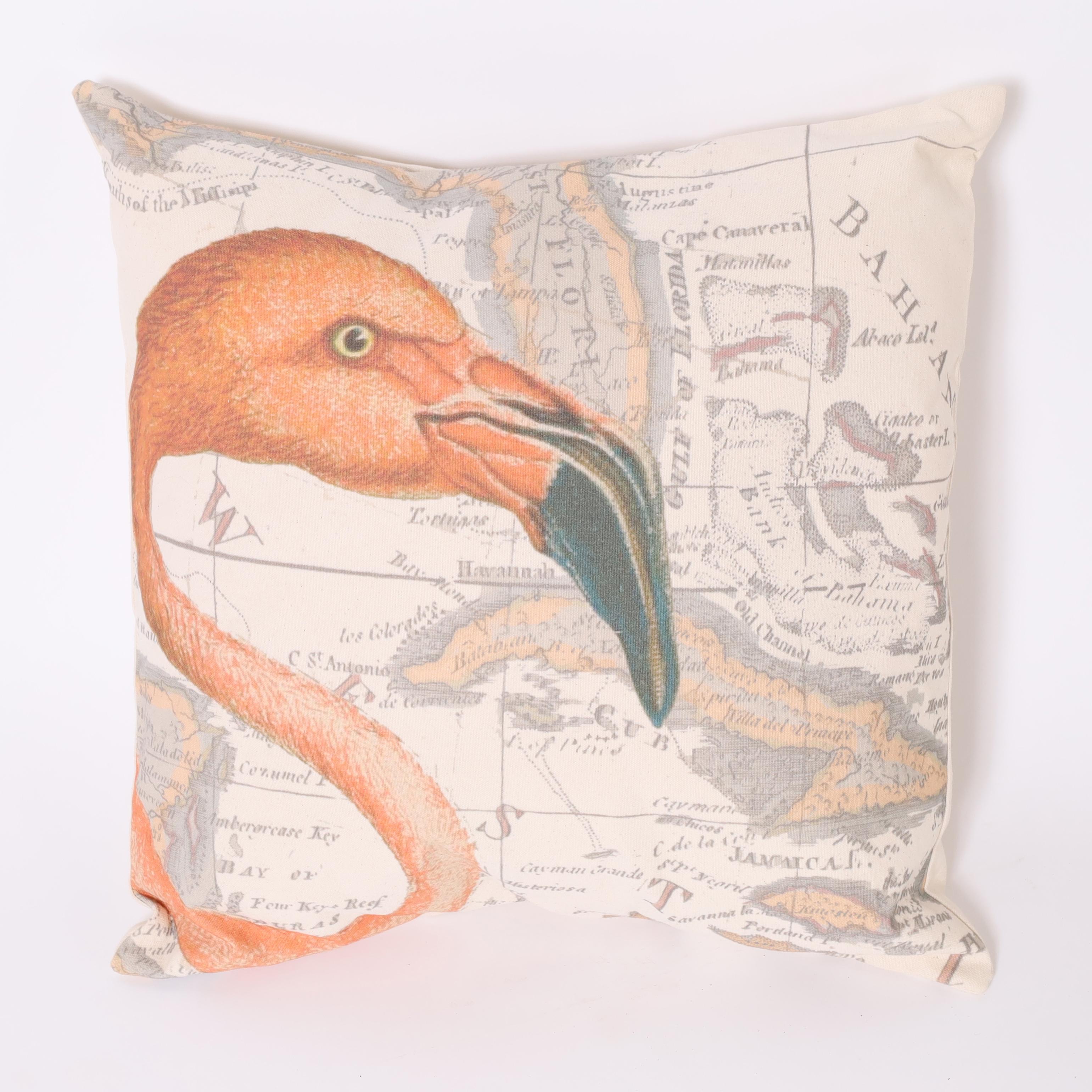 Paire de coussins en toile de style Coloni avec des flamants roses sur des cartes des Caraïbes de style ancien.

Prix individuels
