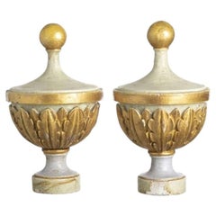 Pair of capitals belonging to Queen Maria I style - 19th century