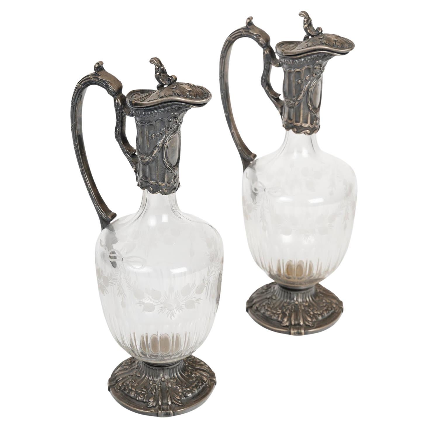 Pareja de Garrafas y Aguamaniles de Cristal Tallado y Metal Plateado, Estilo Napoleón III. en venta