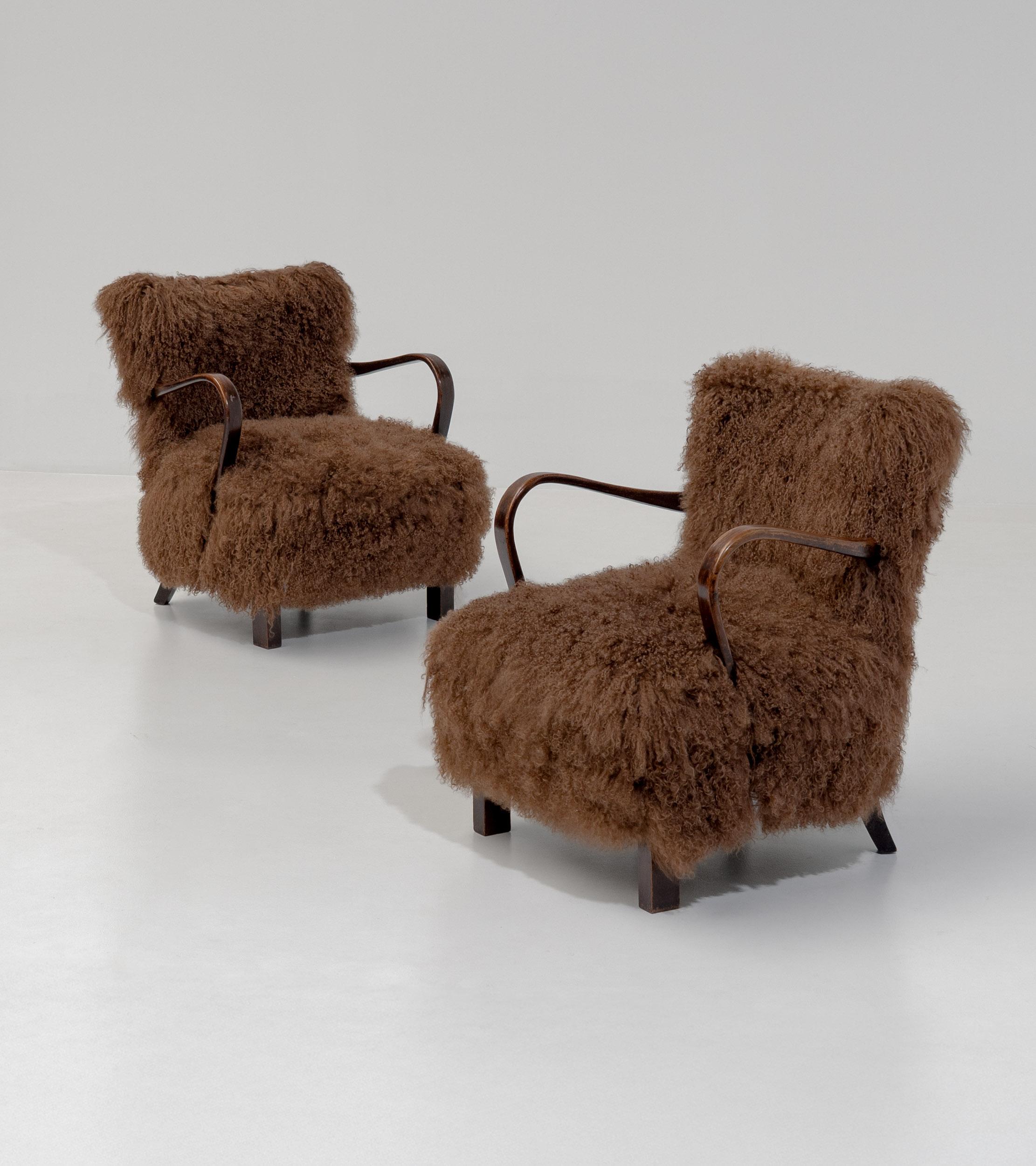 Mid-20th Century Pair of Caramel Scandinavian Art Deco Armchairs in Mongolian Sheepskin, 1950s For Sale