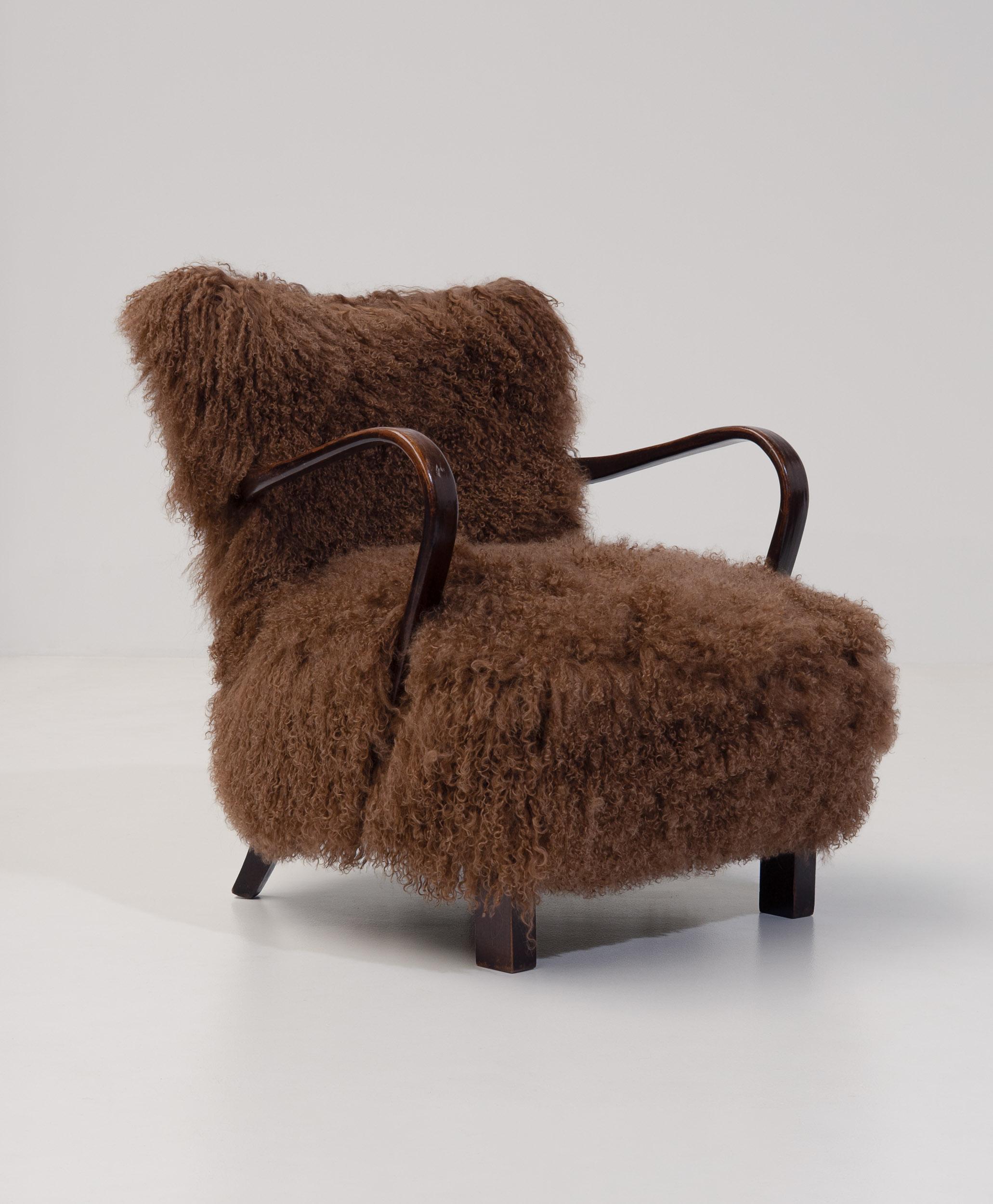Pair of Caramel Scandinavian Art Deco Armchairs in Mongolian Sheepskin, 1950s For Sale 1