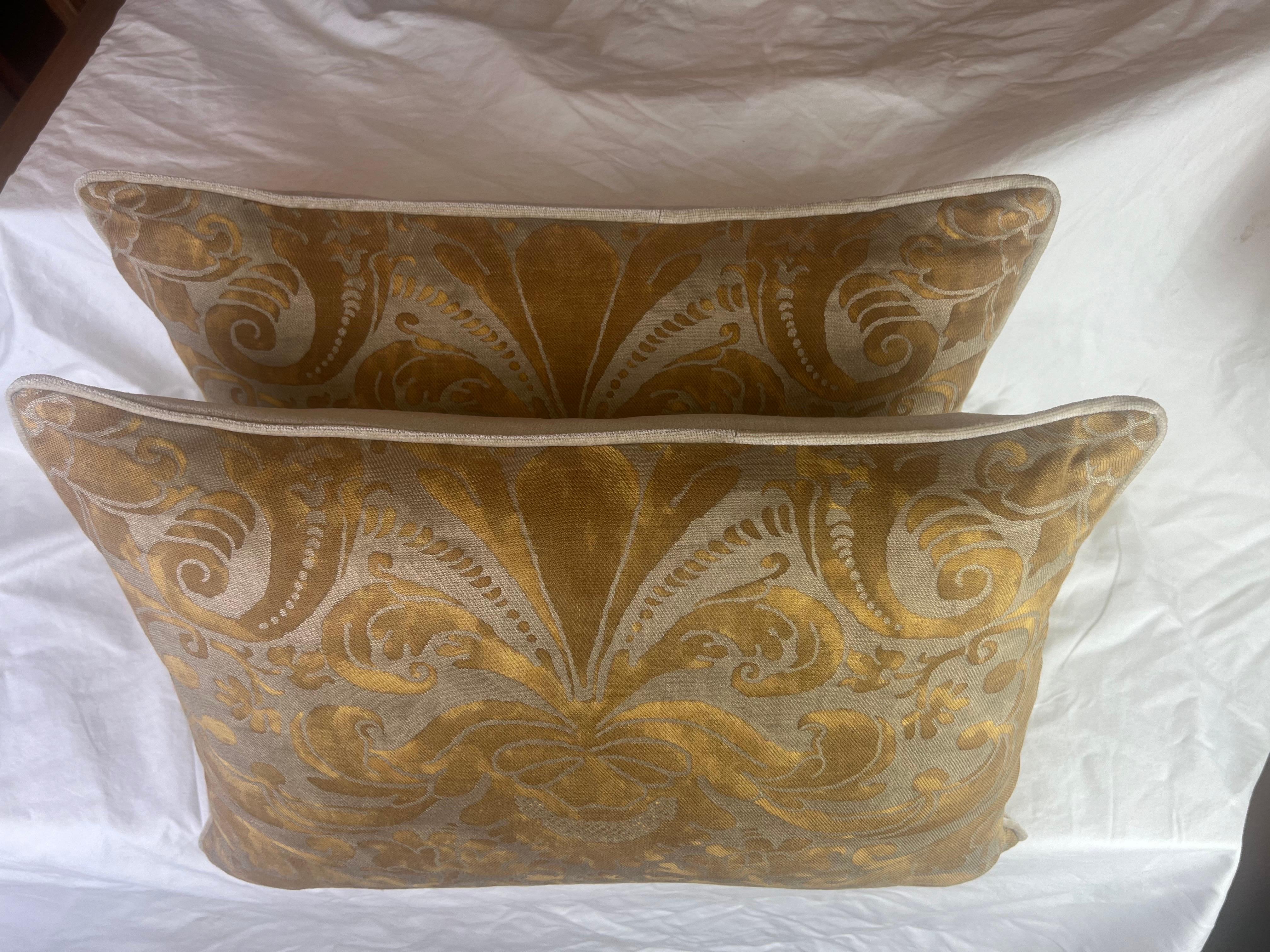 Baroque Pair of Caravaggio Patterned Fortuny Textile Pillows For Sale
