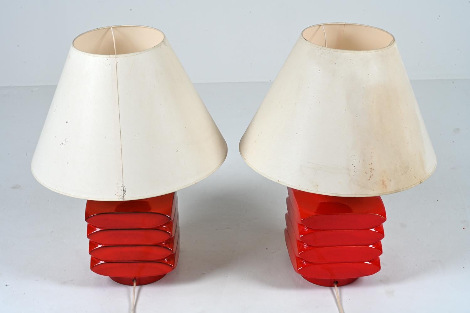 Paar übergroße „Facette“-Keramiklampen von Cari Zalloni in roter Glasur im Angebot 5