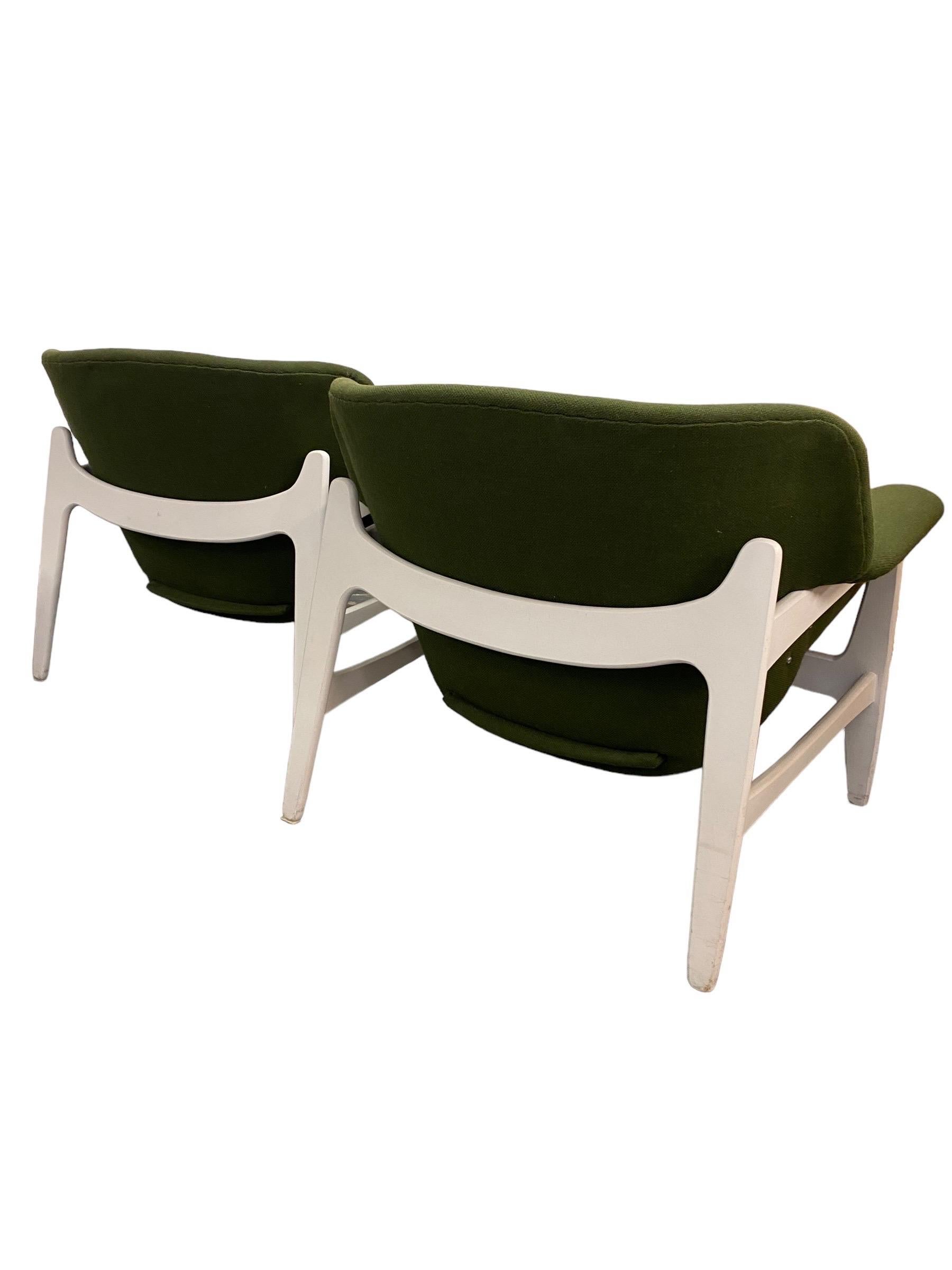 Coppia di poltrone Carin Bryggman in verde e bianco, Boman OY Metà del XX secolo in vendita 1