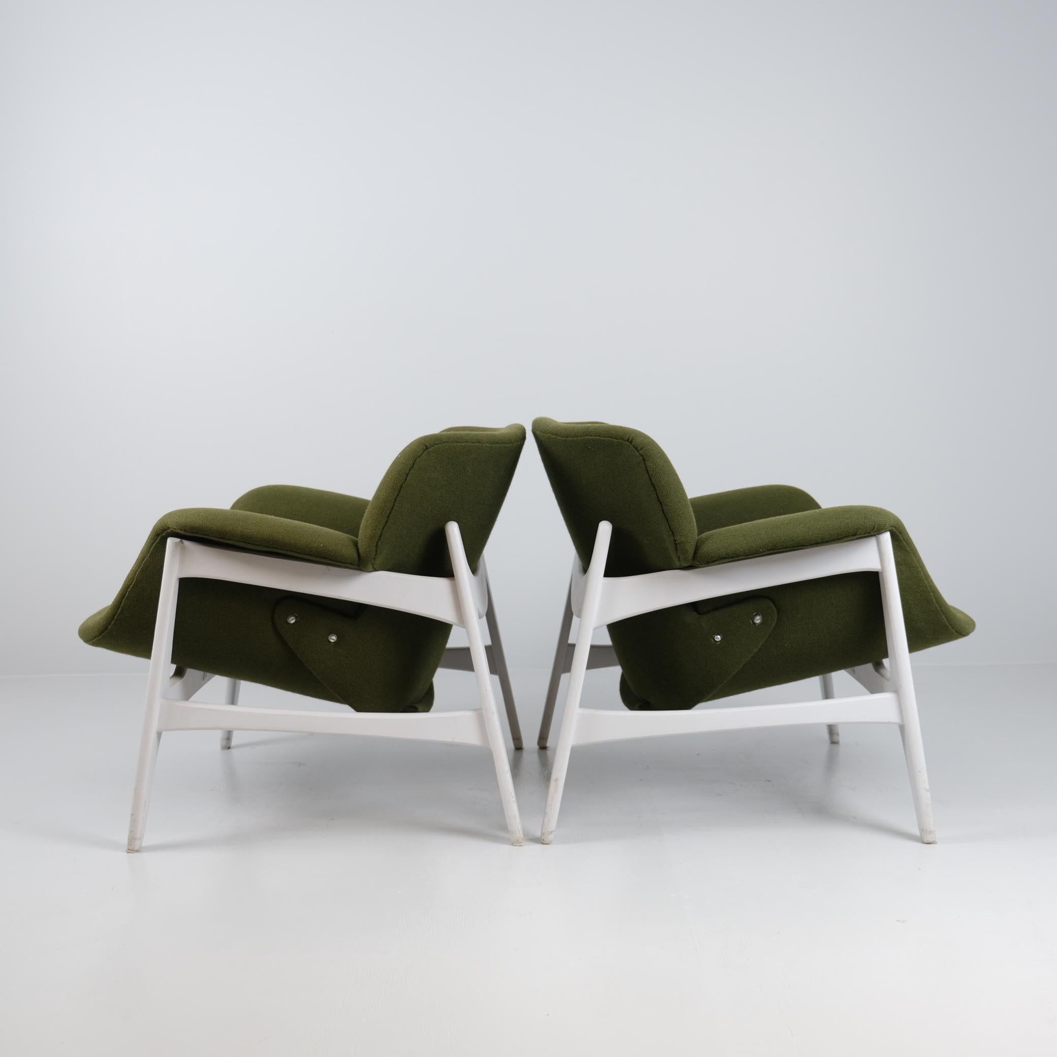 Finnish Pair of Carin Bryggman Armchairs in Green and White, Boman Oy Mid 20th Century For Sale