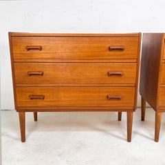 Pareja de cómodas de tres cajones de teca Carl Aage Skov para Munch Mobelfabrik Ca. 1960s