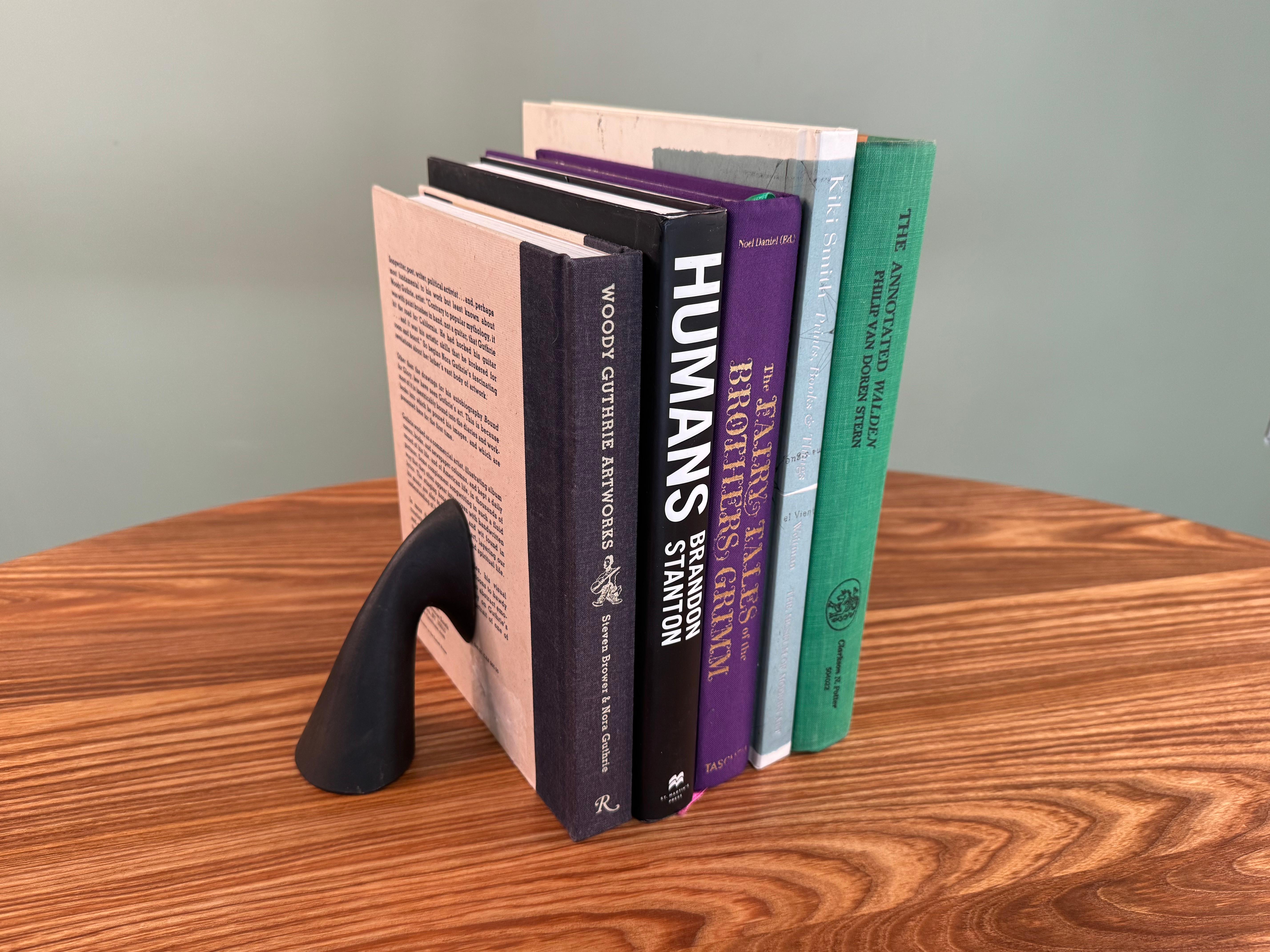 Paire de serre-livres en laiton Carl Auböck, modèle 3654 Neuf - En vente à Glendale, CA