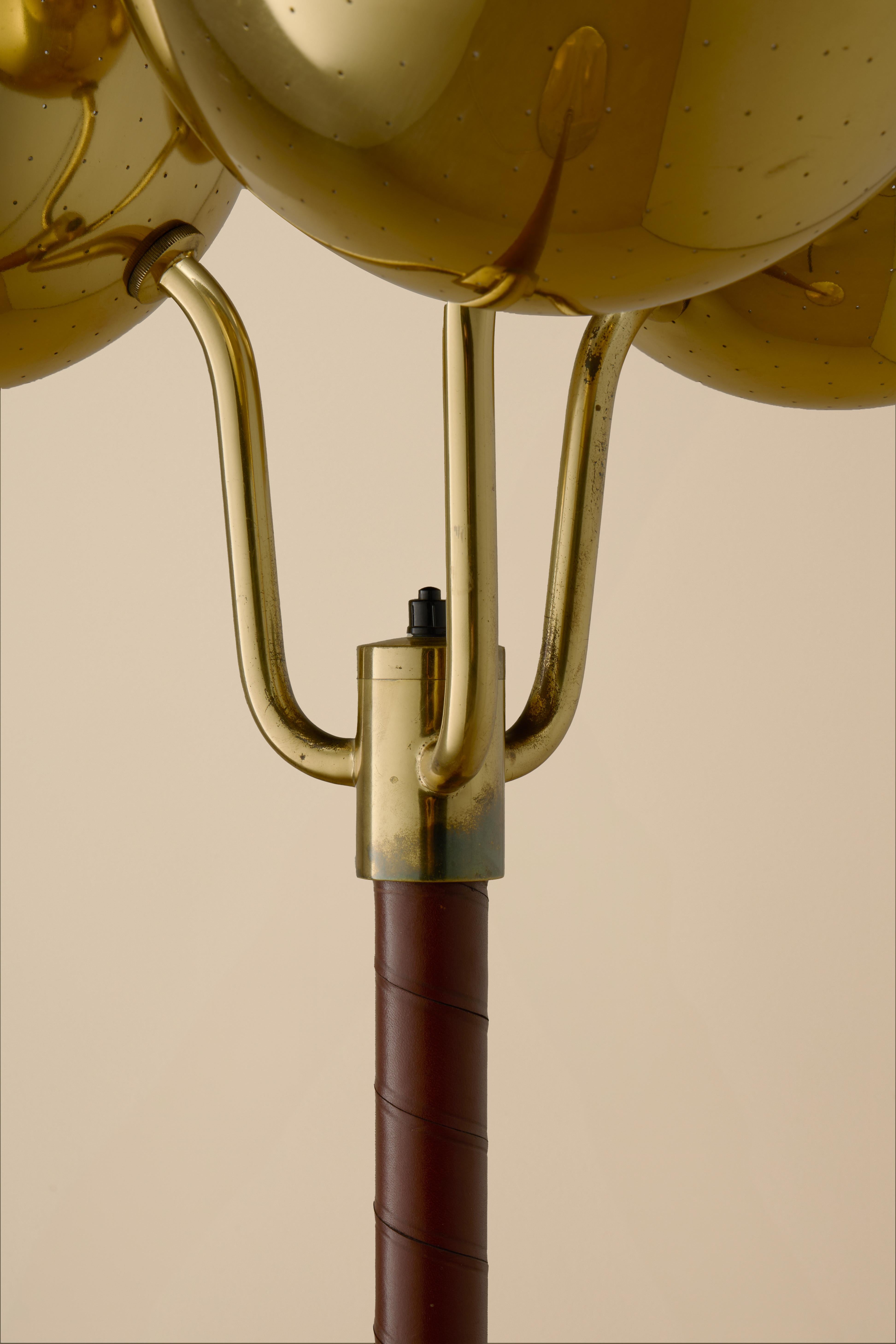 Paire de lampadaires Carl-Axel Acking, Suède, années 1940 en vente 3