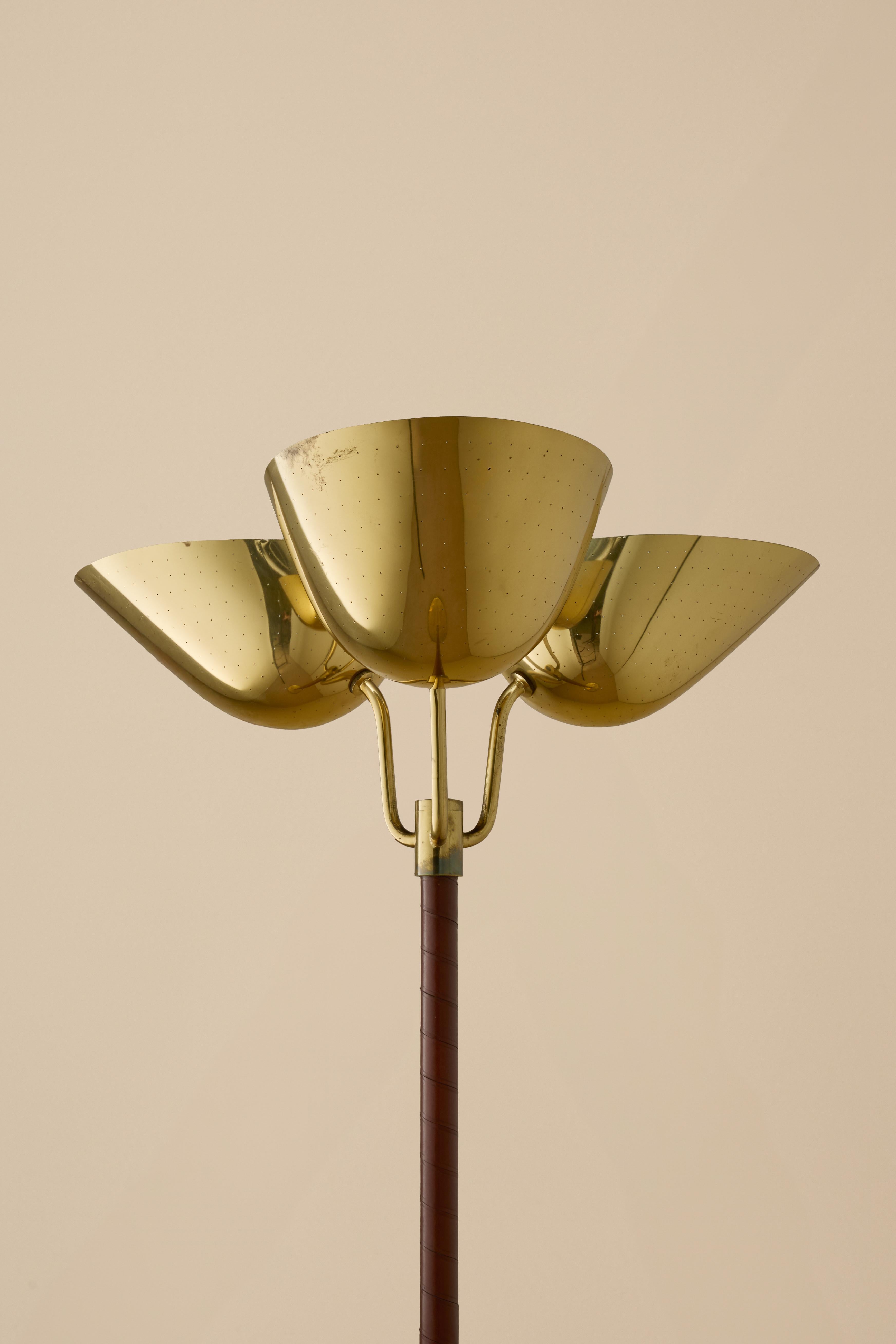 Scandinave moderne Paire de lampadaires Carl-Axel Acking, Suède, années 1940 en vente