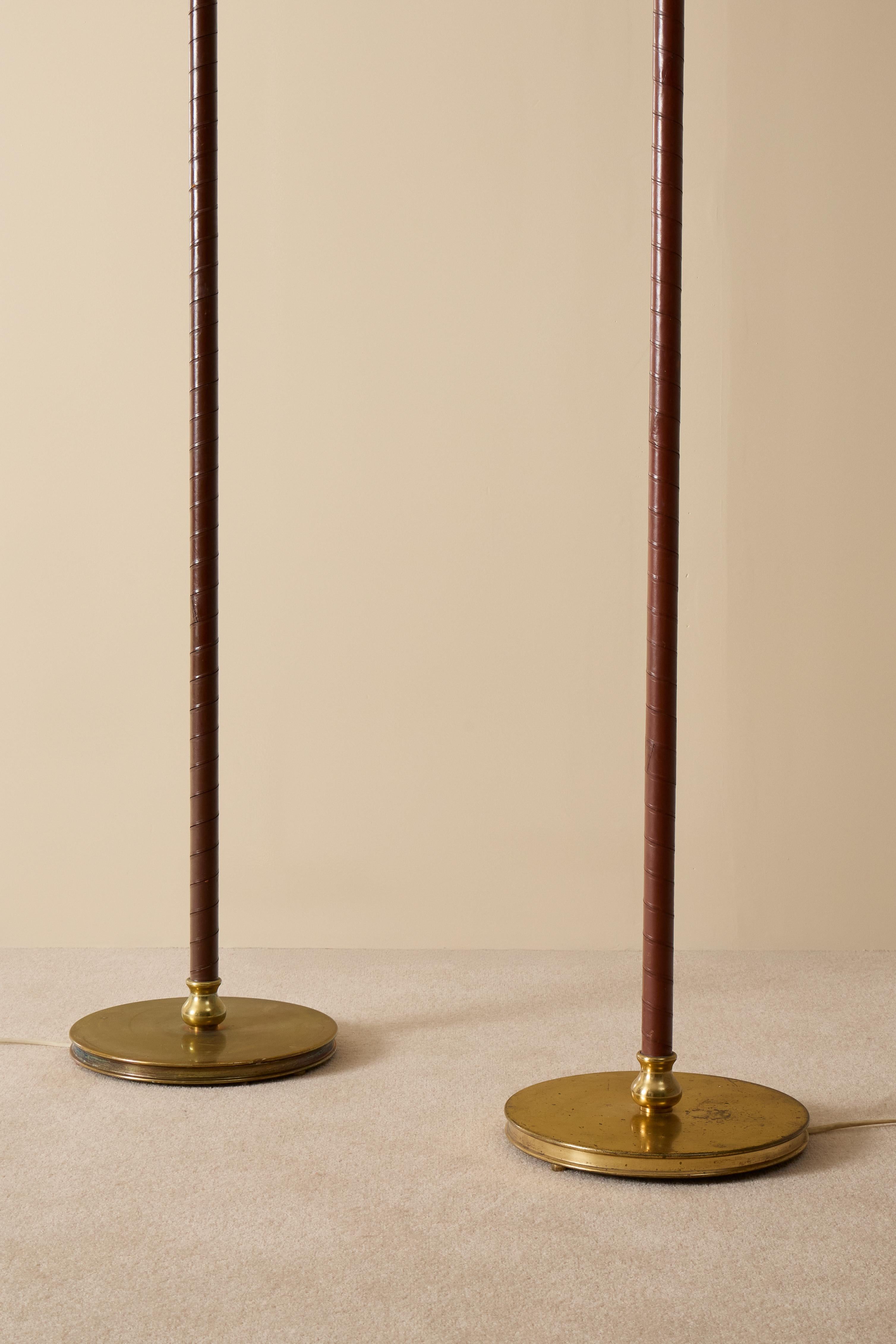 Paire de lampadaires Carl-Axel Acking, Suède, années 1940 en vente 2