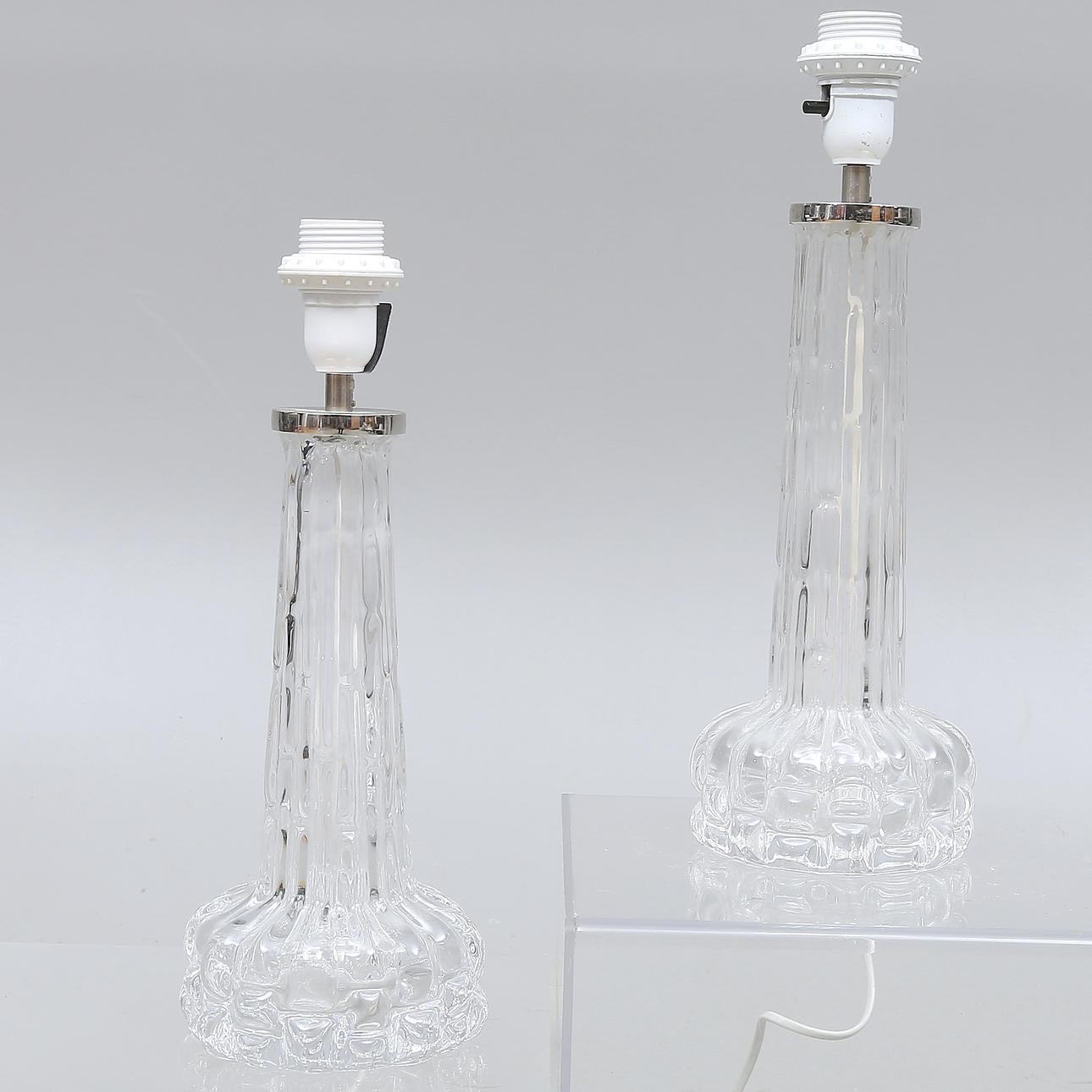 Mid-Century Modern Paire de lampes de bureau en cristal Carl Fagerlund pour Orrefors, Suède, années 1960 en vente