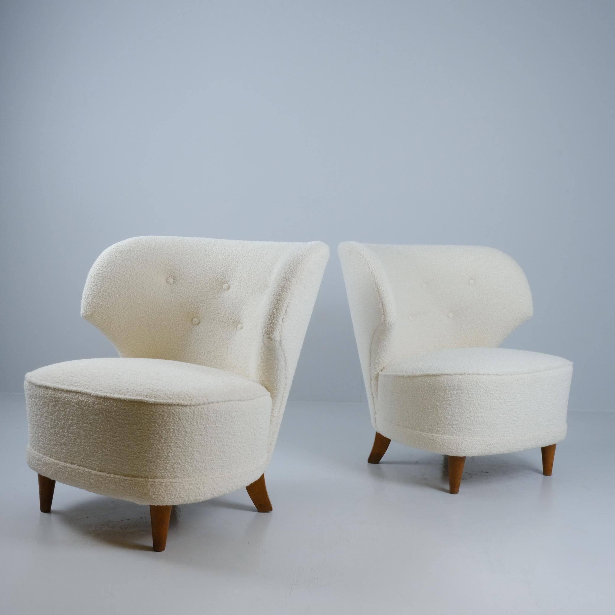 Pair Of Carl-Johan Boman Armchairs Upholstered in White Fabric, Boman Oy 1950s For Sale 4