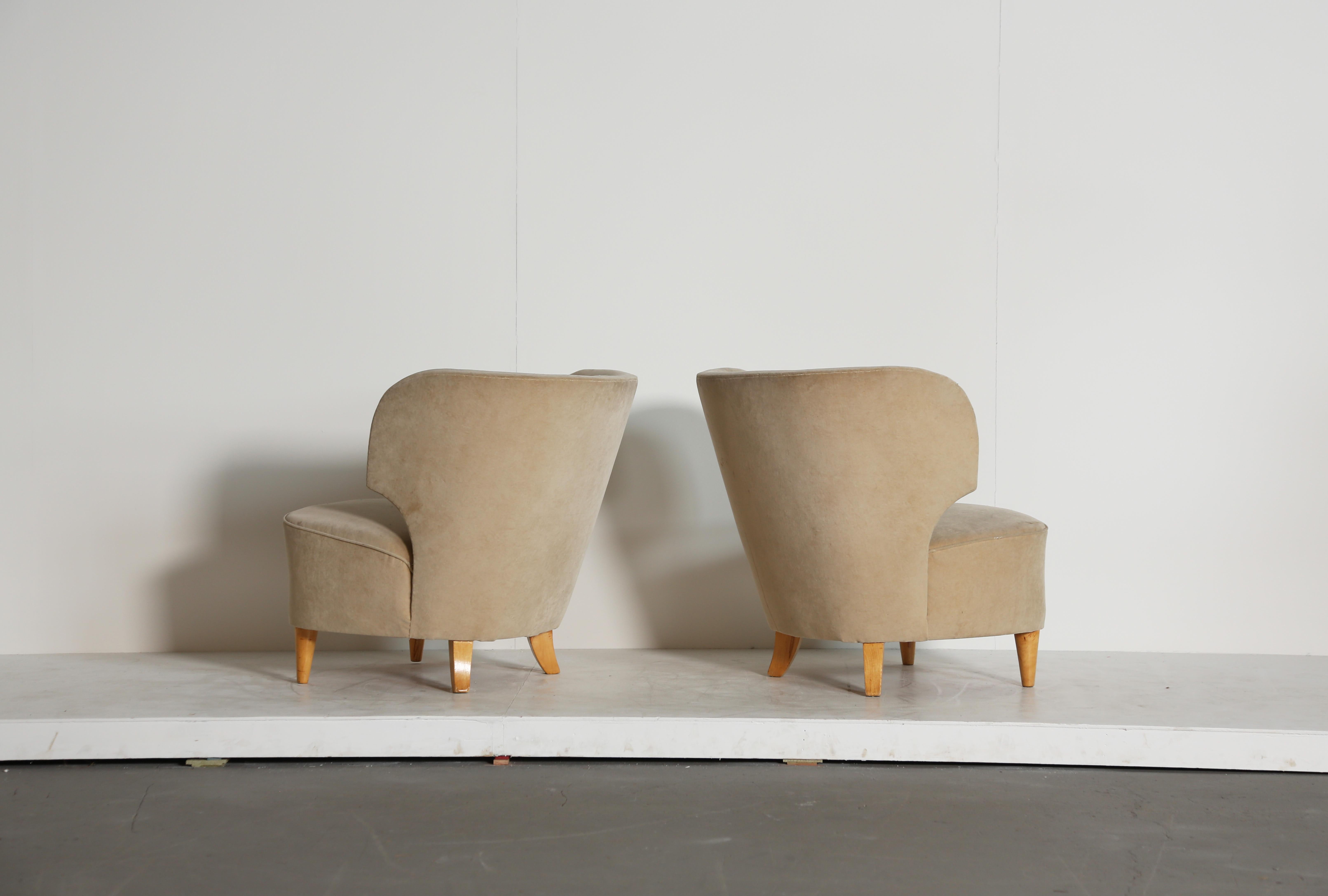 Finlandais Paire de chaises Carl-Johan Boman, Finlande, à retapisser en vente