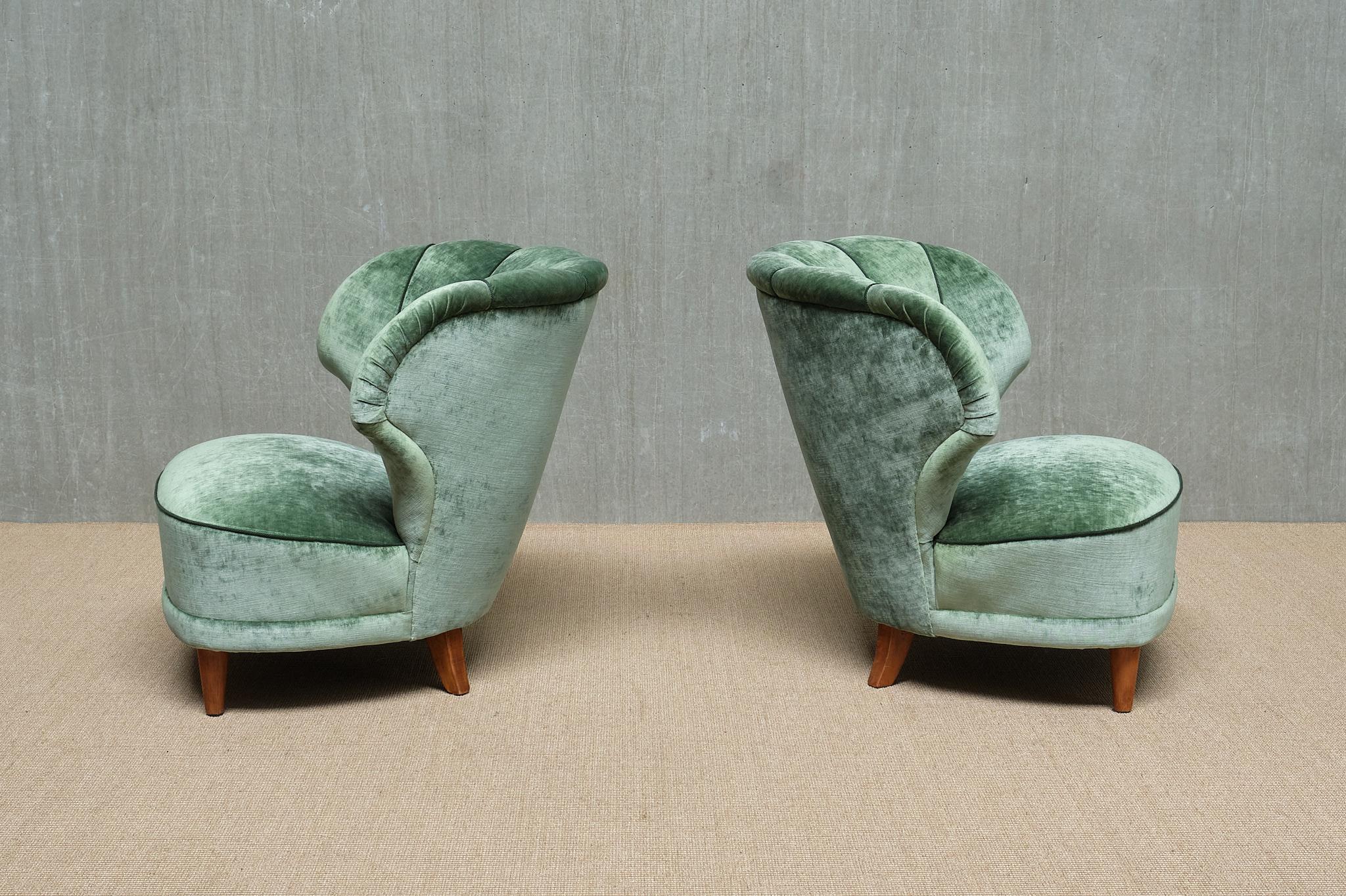 Scandinave moderne Paire de chaises longues Carl-Johan Boman en velours vert jade, Finlande, années 1950 en vente