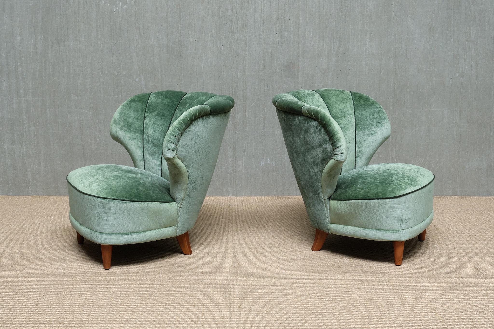 Finlandais Paire de chaises longues Carl-Johan Boman en velours vert jade, Finlande, années 1950 en vente