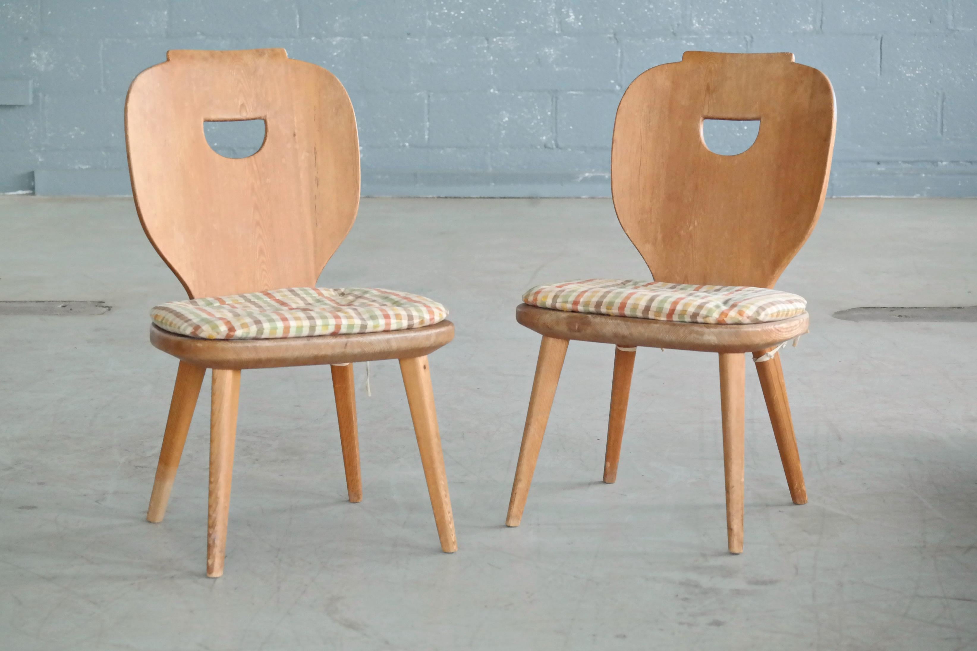 Swedish Pair of Carl Malmsten Country Style Side Chairs in Pine, Sweden, 1940s