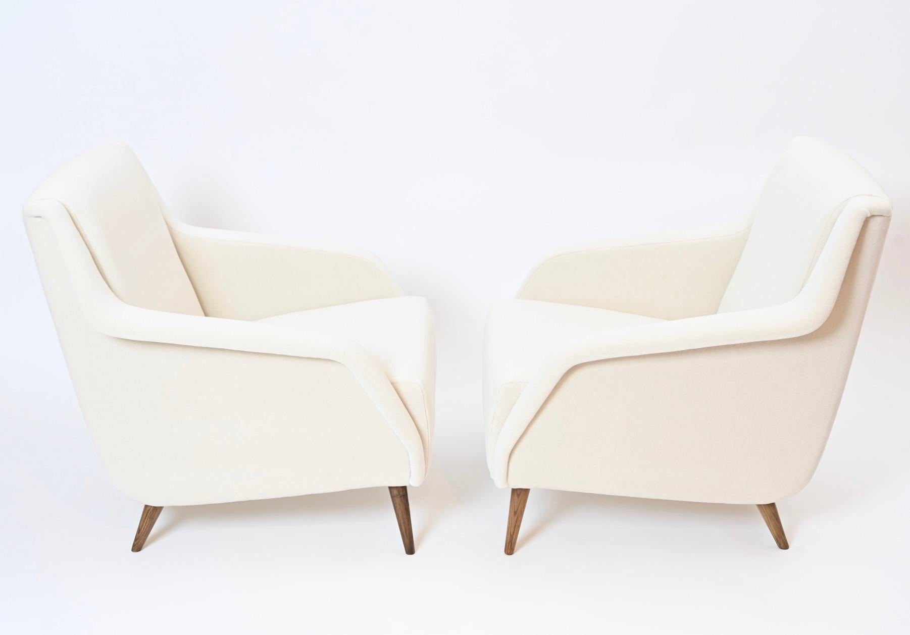 Italian Pair of Carlo de Carli ‘802’ Lounge Chairs by Cassina, Italy, circa 1960