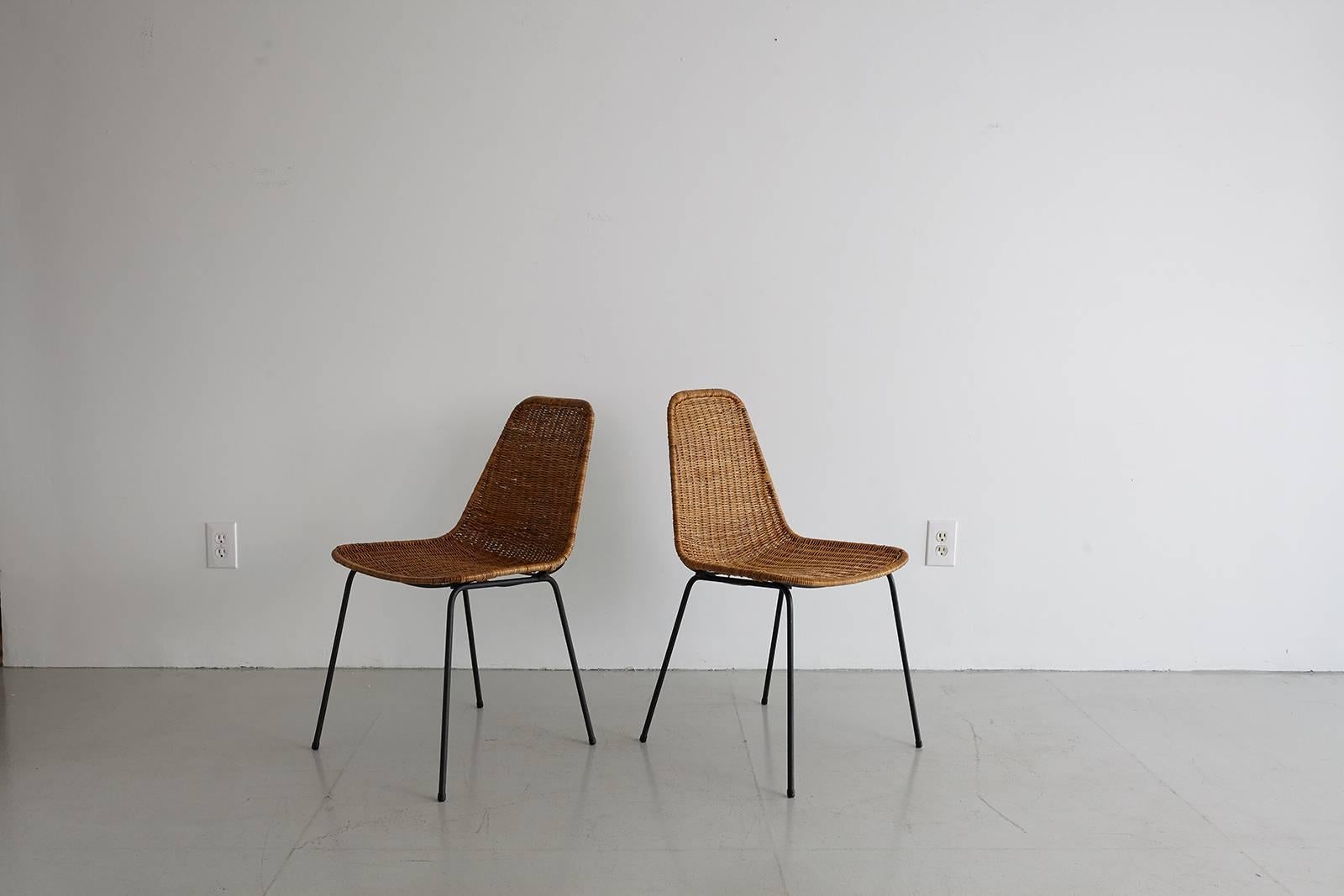 Mid-Century Modern Pair of Carlo Graffi Wicker and Iron Chairs
