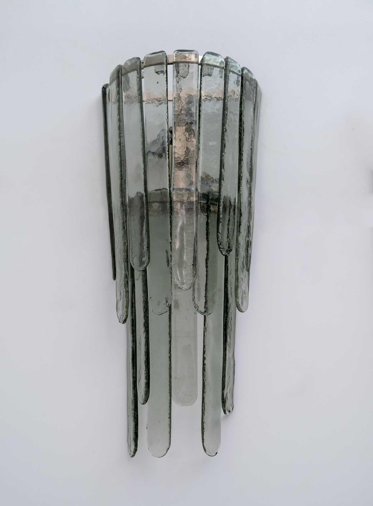 Paire d'appliques à cascade en verre de Murano ciselé Carlo Nason pour Mazzega, années 1960 Bon état - En vente à Puglia, Puglia