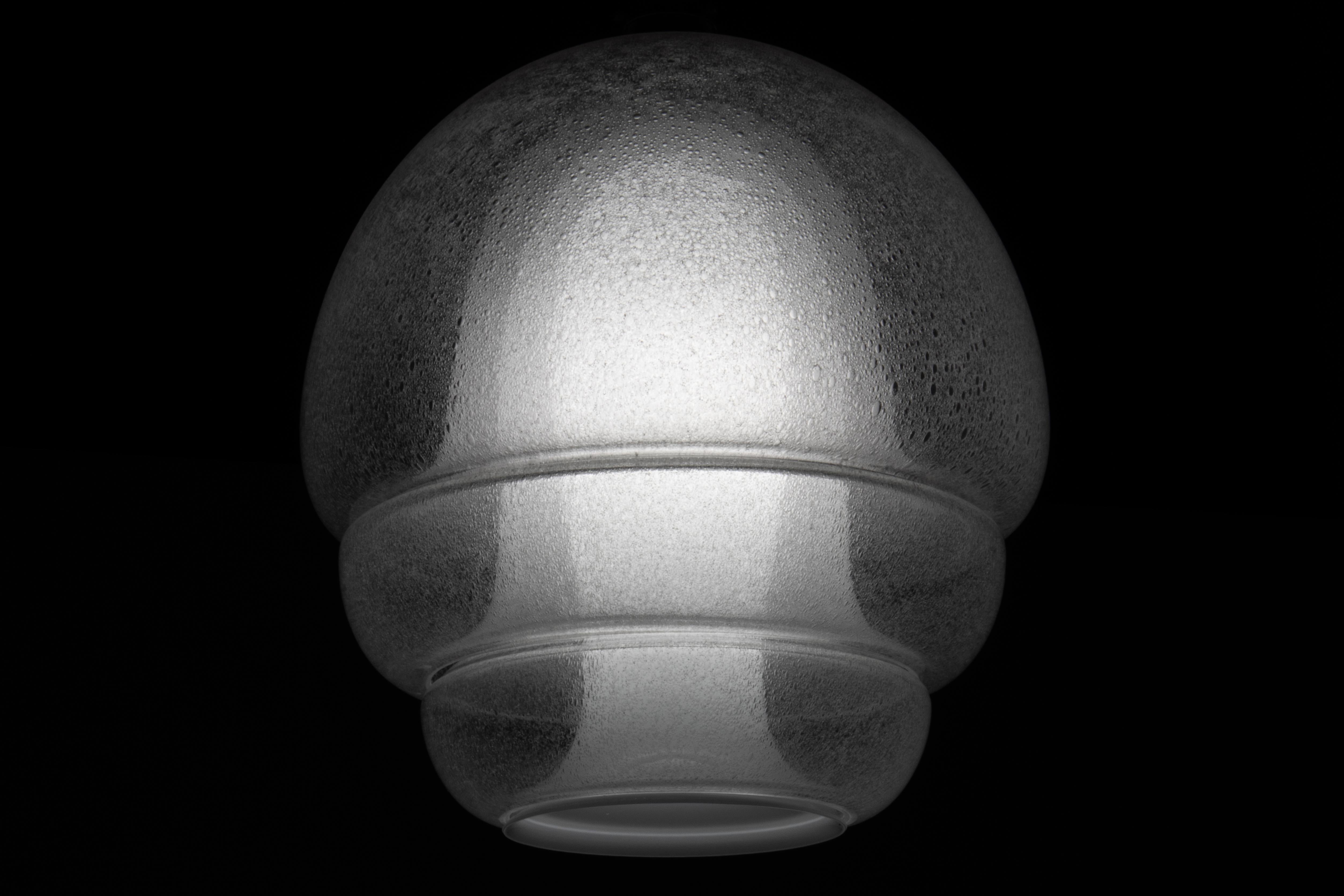 PAIR of Carlo Nason LS 134 Medusa Pulegoso Murano Glass Pendant Lamp for Mazzega In Good Condition For Sale In Grand Cayman, KY
