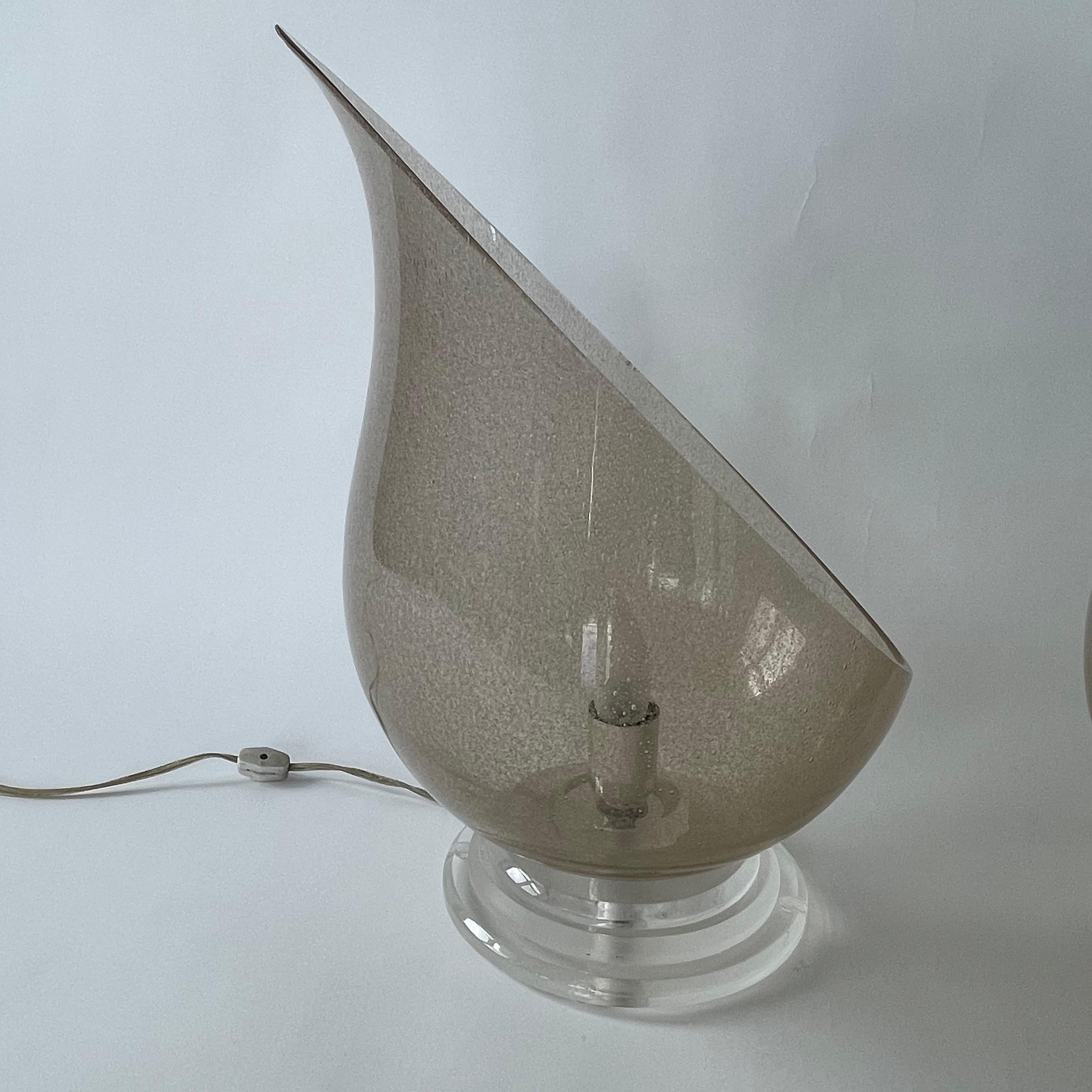 Paar Carlo Nason Pulegoso Murano-Tischlampen mit Tulpen aus Muranoglas von Mazzega, Italien, 1970er Jahre im Angebot 1
