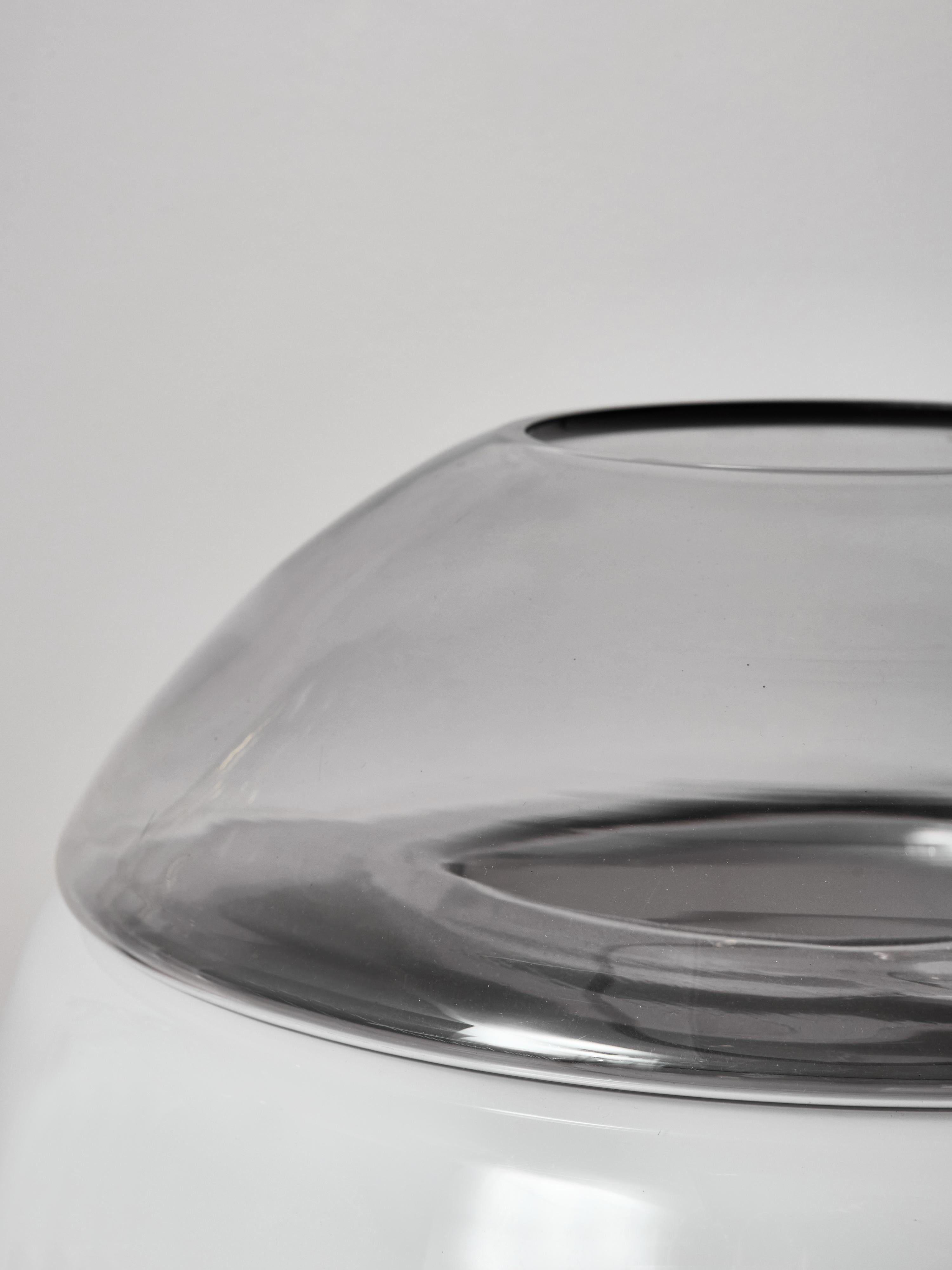 Fin du 20e siècle Paire de lampes de table Carlo Nason pour Linea GB Milano, verre fumé et opalin en vente