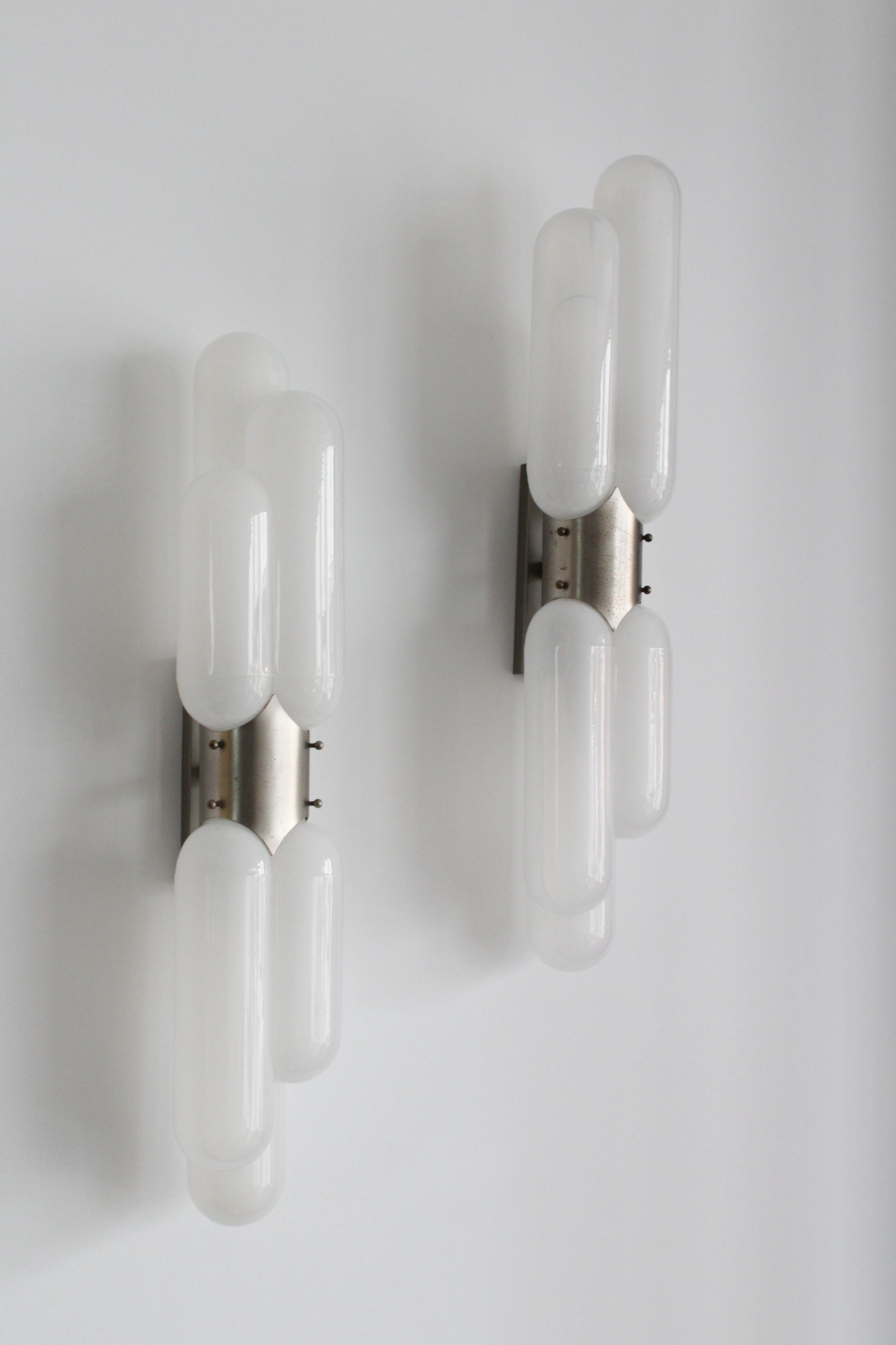 Pair of Carlo Nason ‘Torpedo’ wall lights, 1960s In Good Condition For Sale In Paris, IDF